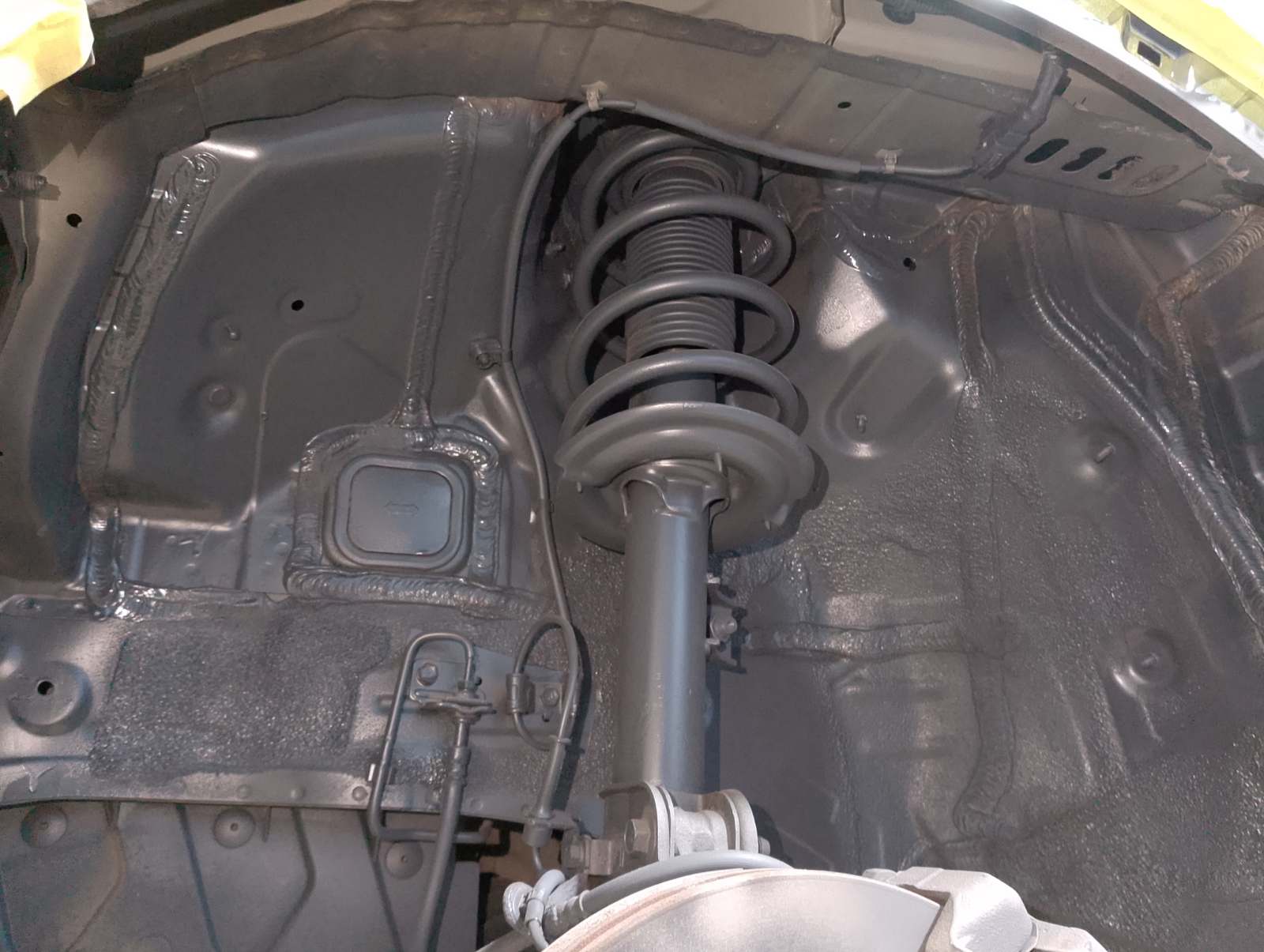 Автомобиль Hyundai Santa Fe IV (TM), этап: Грунтование очищенных поверхностей. Антикоррозийная обработка в Москве и МО — НеРыжий