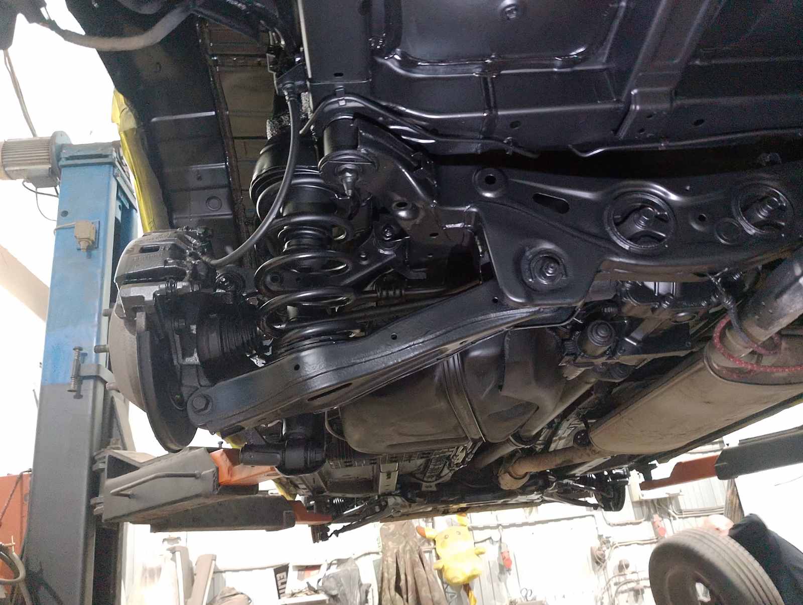 Автомобиль Hyundai Santa Fe IV (TM), этап: Окрашивание загрунтованных поверхностей. Антикоррозийная обработка в Москве и МО — НеРыжий