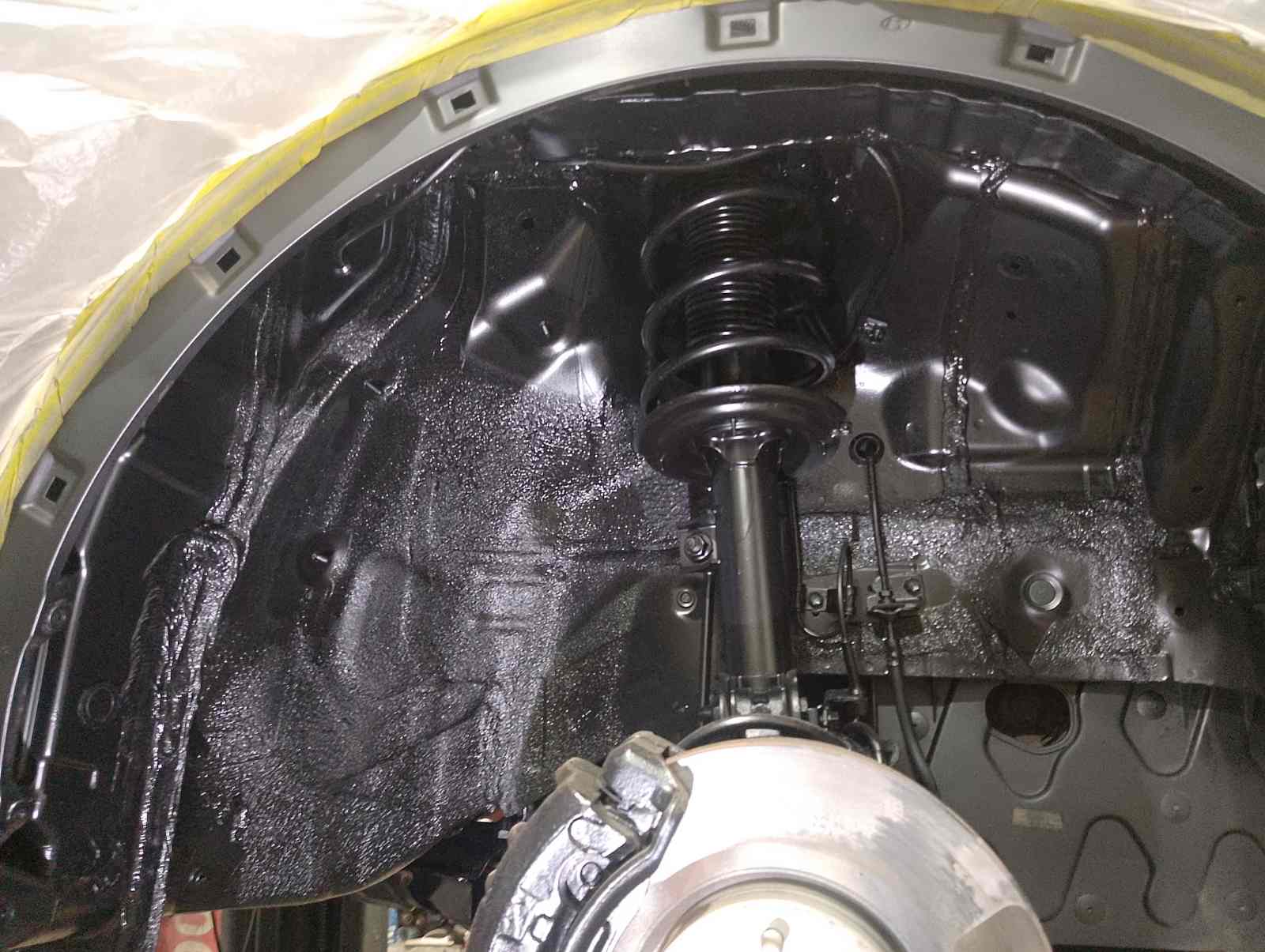 Автомобиль Hyundai Santa Fe IV (TM), этап: Окрашивание загрунтованных поверхностей. Антикоррозийная обработка в Москве и МО — НеРыжий