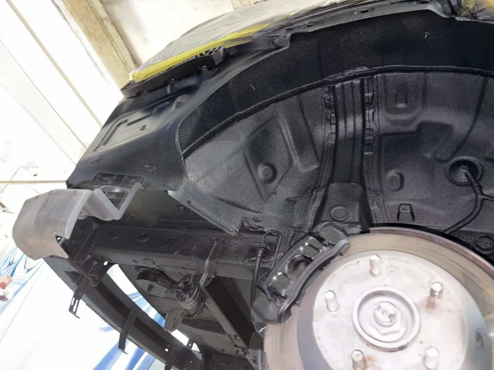 Автомобиль Hyundai Santa Fe IV (TM), этап: Распыляемый герметик. Антикоррозийная обработка в Москве и МО — НеРыжий
