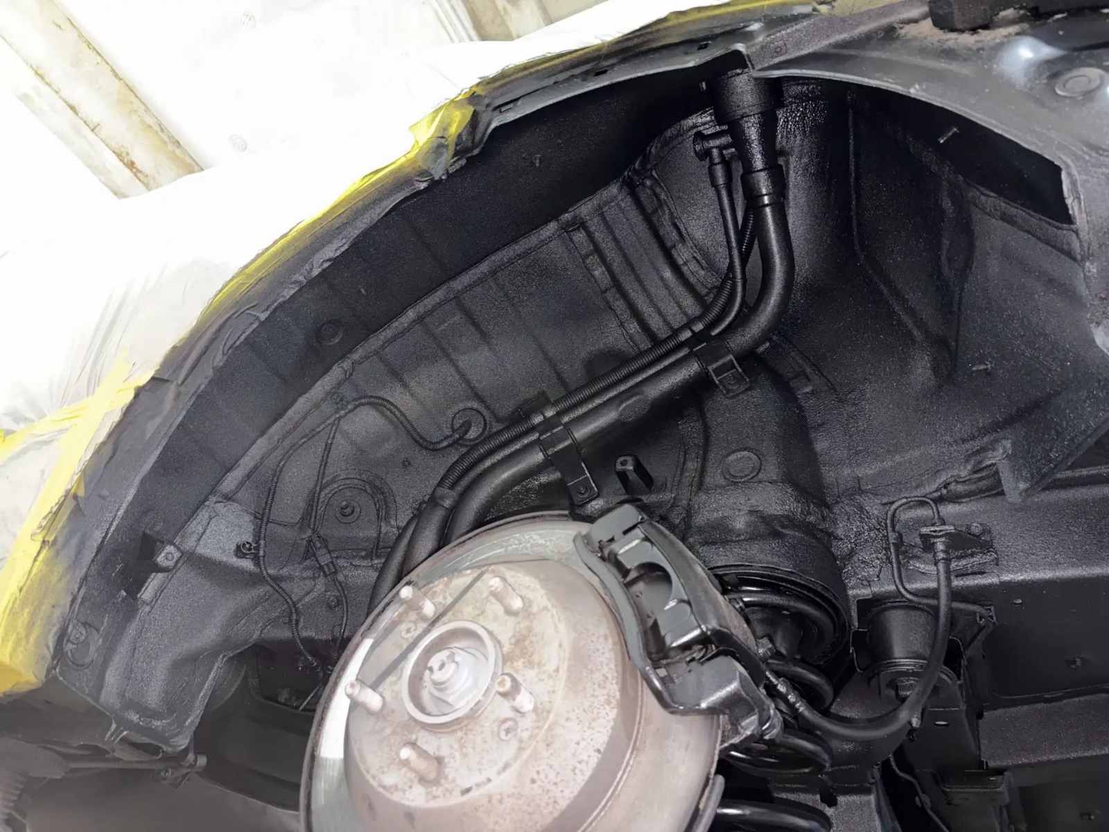 Автомобиль Hyundai Santa Fe IV (TM), этап: Распыляемый герметик. Антикоррозийная обработка в Москве и МО — НеРыжий