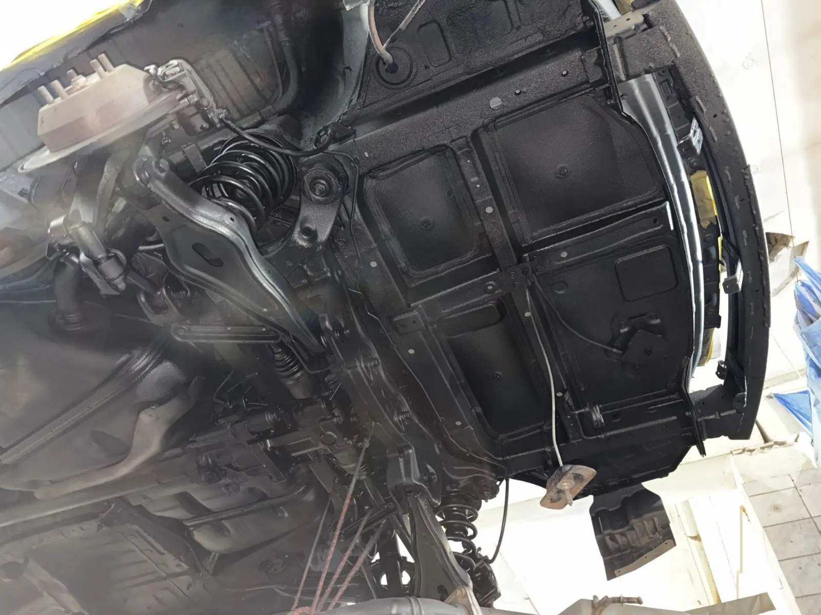 Автомобиль Hyundai Santa Fe IV (TM), этап: Распыляемый герметик. Антикоррозийная обработка в Москве и МО — НеРыжий