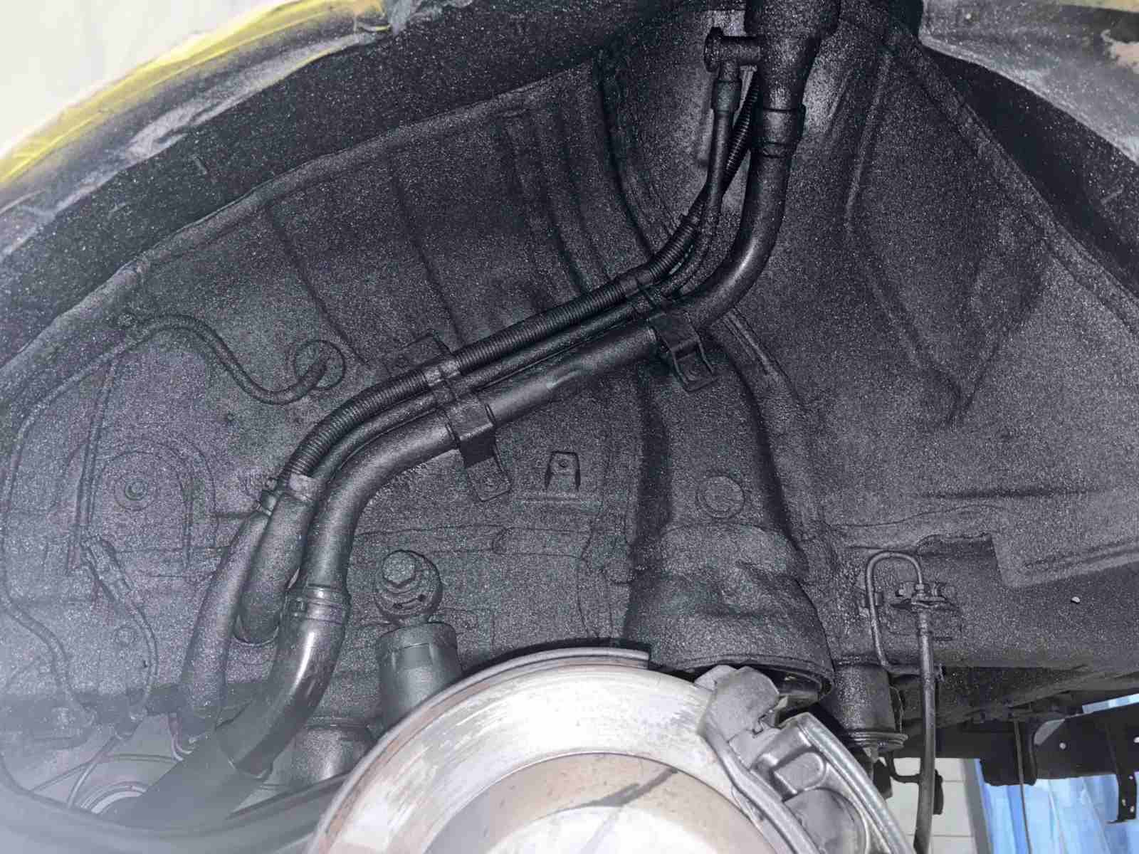 Автомобиль Hyundai Santa Fe IV (TM), этап: Распыляемый герметик. Антикоррозийная обработка в Москве и МО — НеРыжий