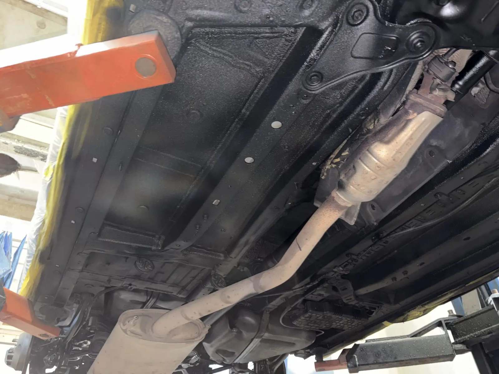 Автомобиль Mazda CX-5 II, этап: Обработка скрытых полостей.. Антикоррозийная обработка в Москве и МО — НеРыжий
