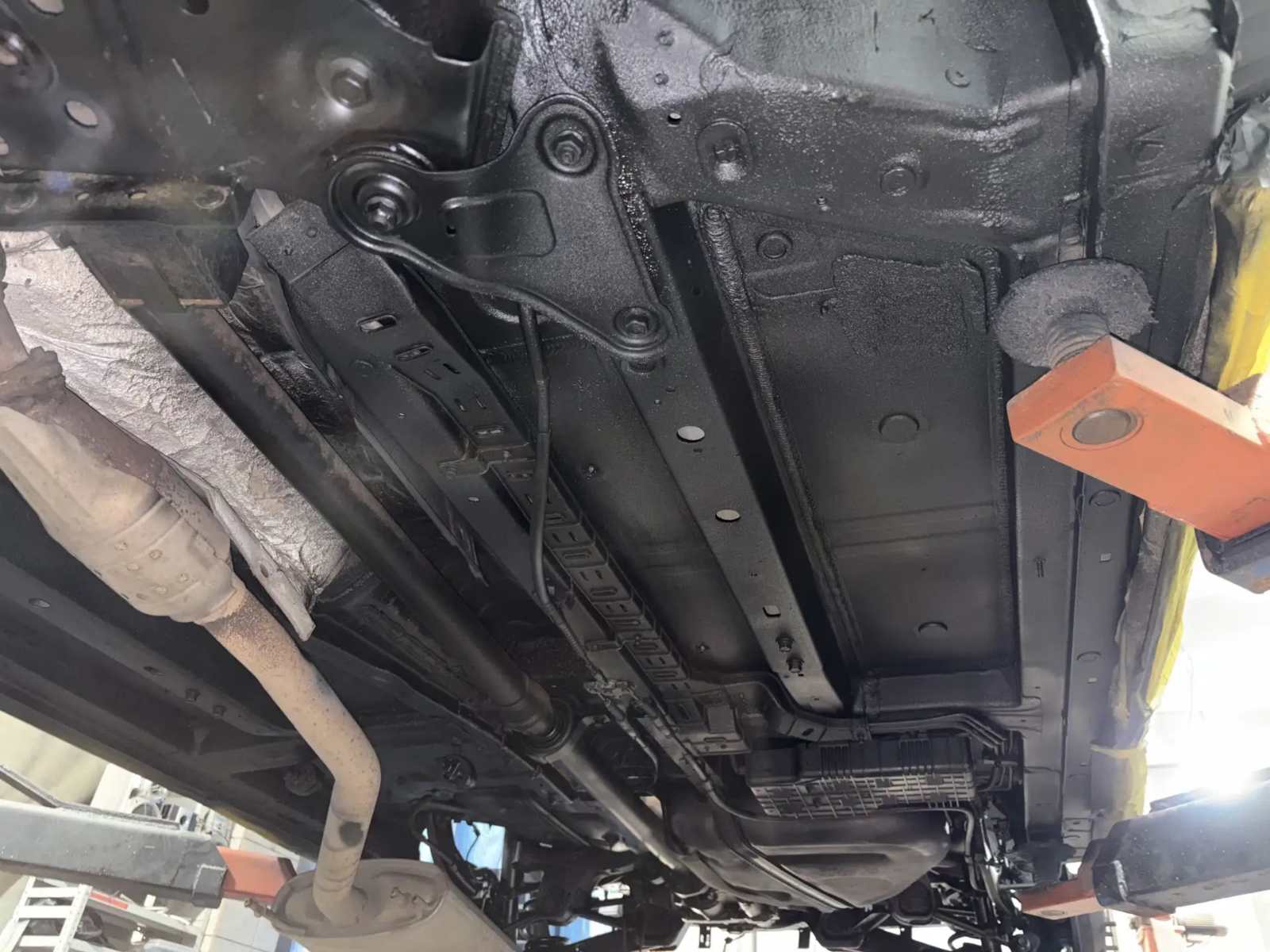 Автомобиль Mazda CX-5 II, этап: Обработка скрытых полостей.. Антикоррозийная обработка в Москве и МО — НеРыжий