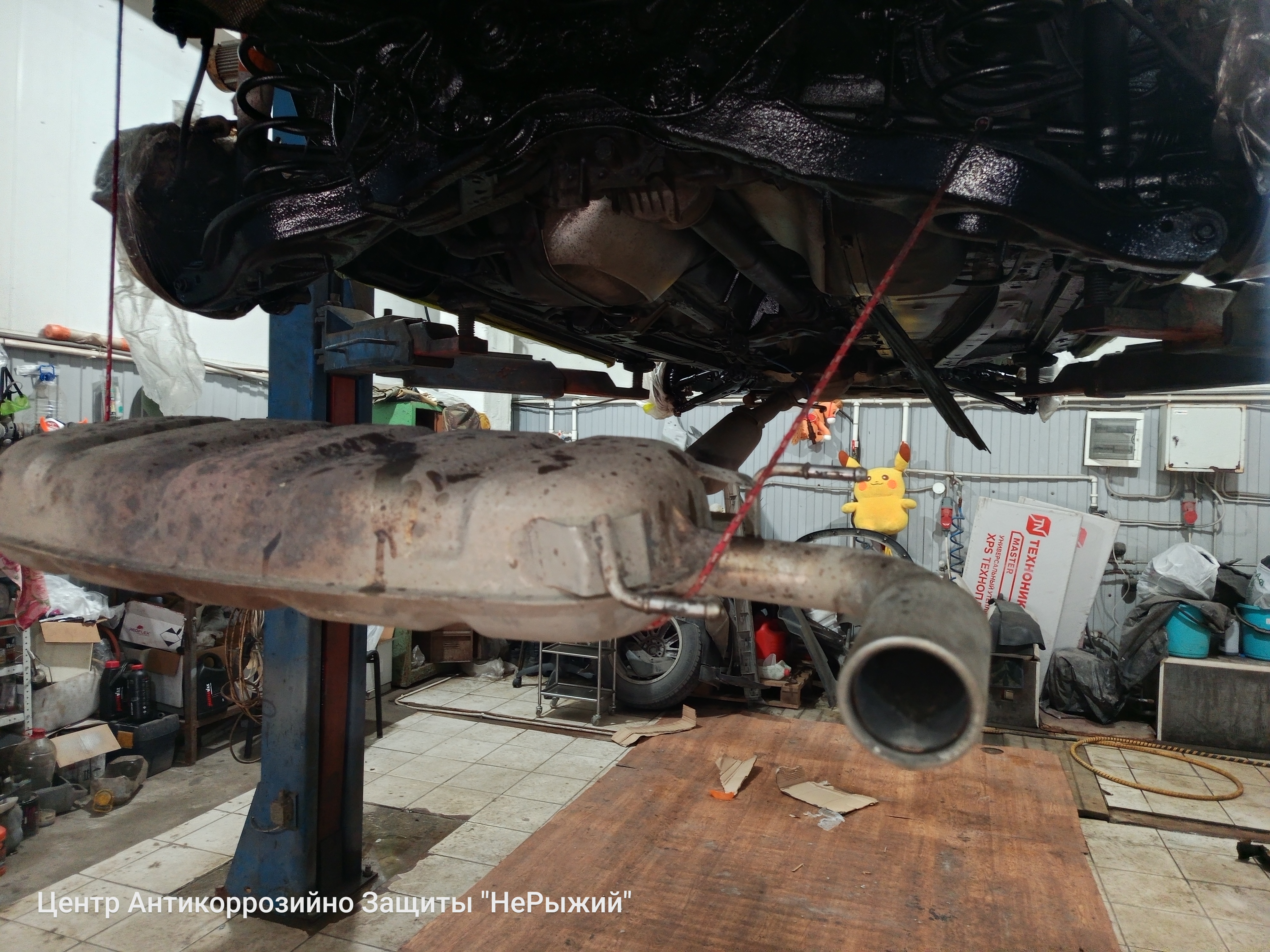 Автомобиль Mazda CX-5, этап: Нанесение антикоррозийного состава на обрабатываемые поверхности. Антикоррозийная обработка в Москве и МО — НеРыжий
