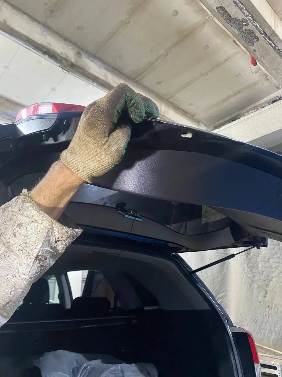 Автомобиль Kia Sorento III (UM), этап: Нанесение антикоррозийного состава на обрабатываемые поверхности. Антикоррозийная обработка в Москве и МО — НеРыжий