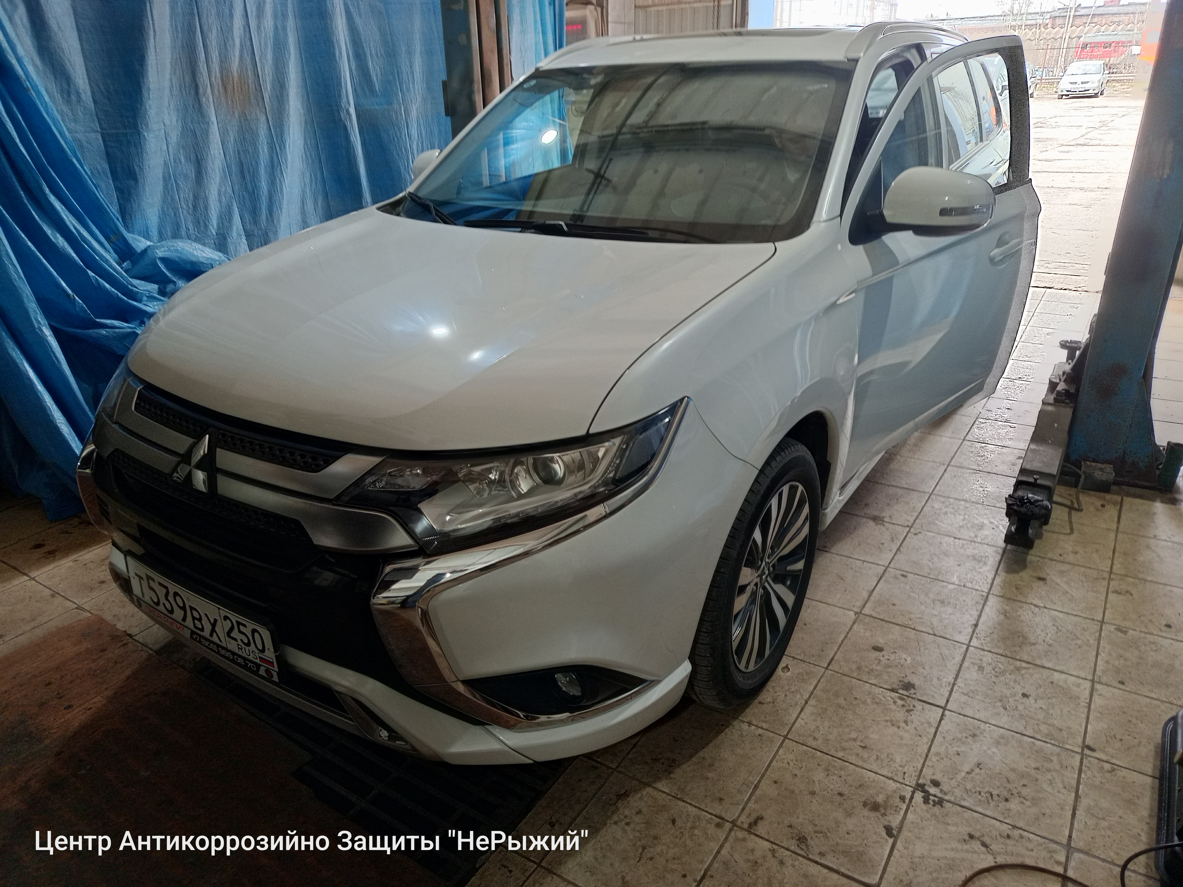 Автомобиль Mitsubishi Outlander IV, этап: Приемка автомобиля. Антикоррозийная обработка в Москве и МО — НеРыжий