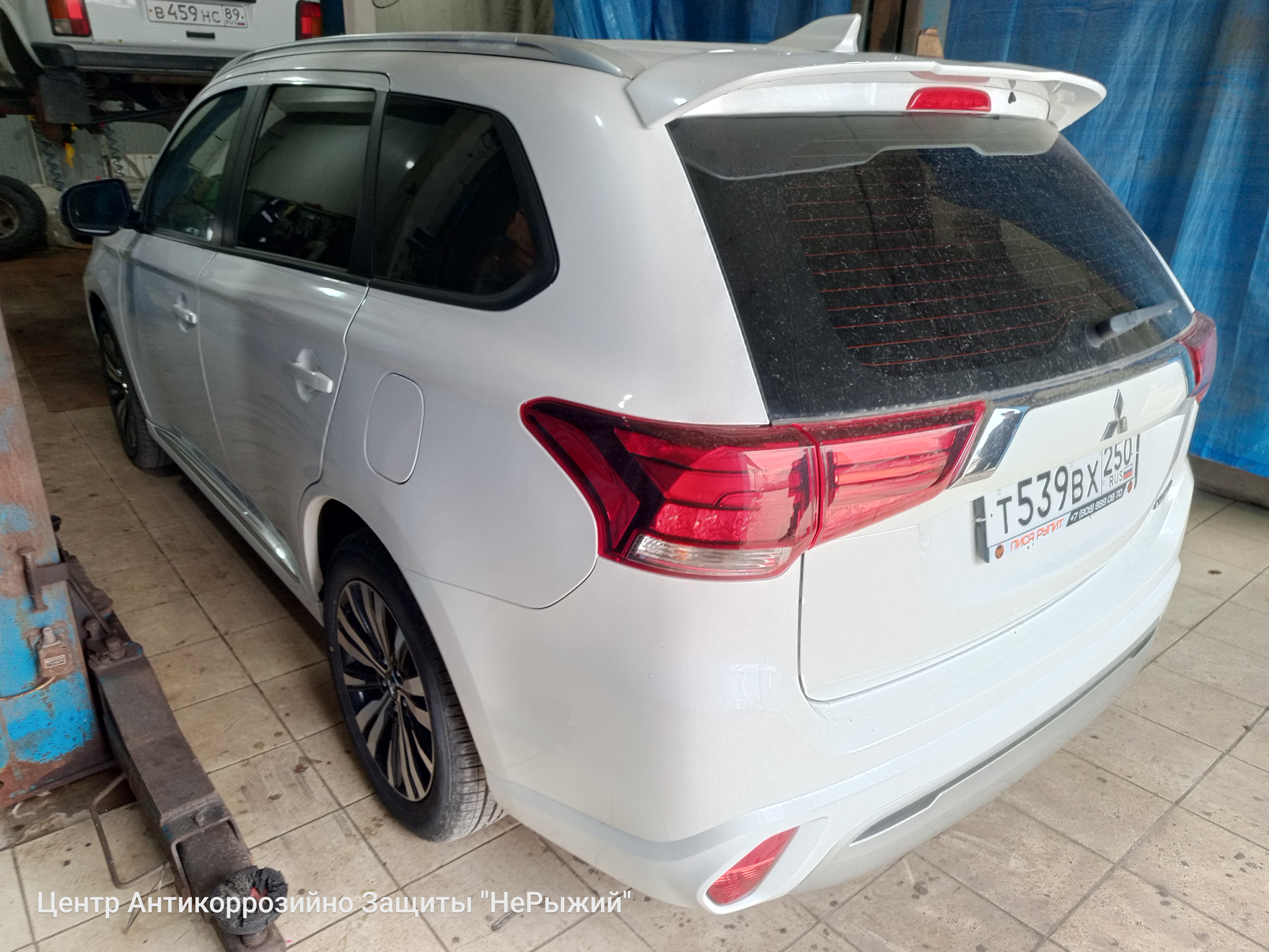 Автомобиль Mitsubishi Outlander IV, этап: Приемка автомобиля. Антикоррозийная обработка в Москве и МО — НеРыжий