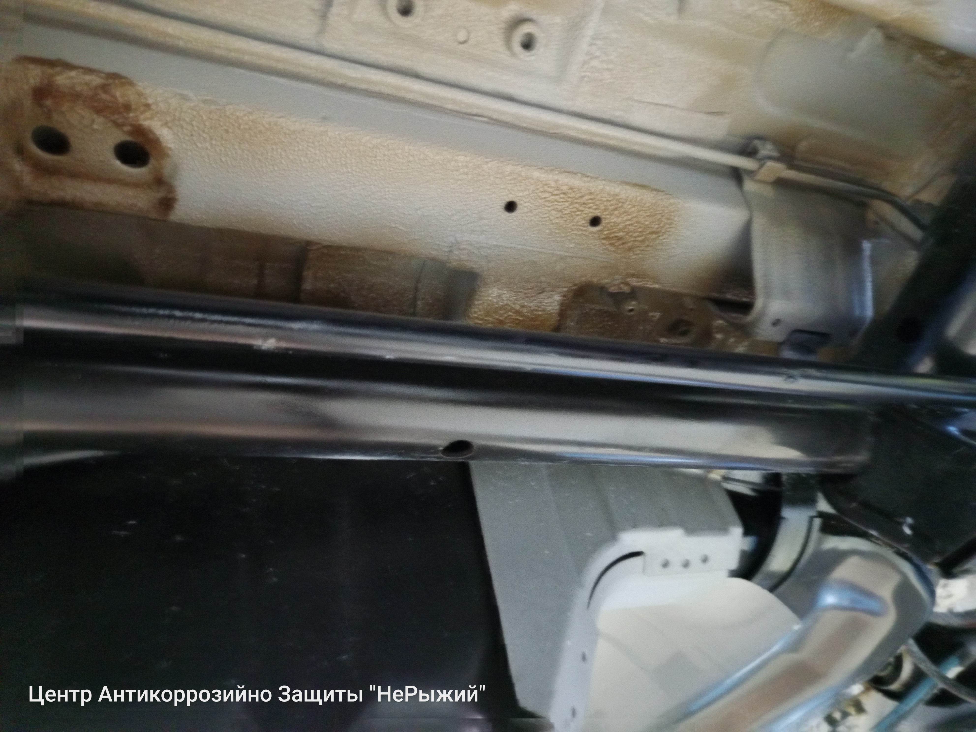 Автомобиль Mitsubishi Outlander IV, этап: Обработка скрытых полостей.. Антикоррозийная обработка в Москве и МО — НеРыжий
