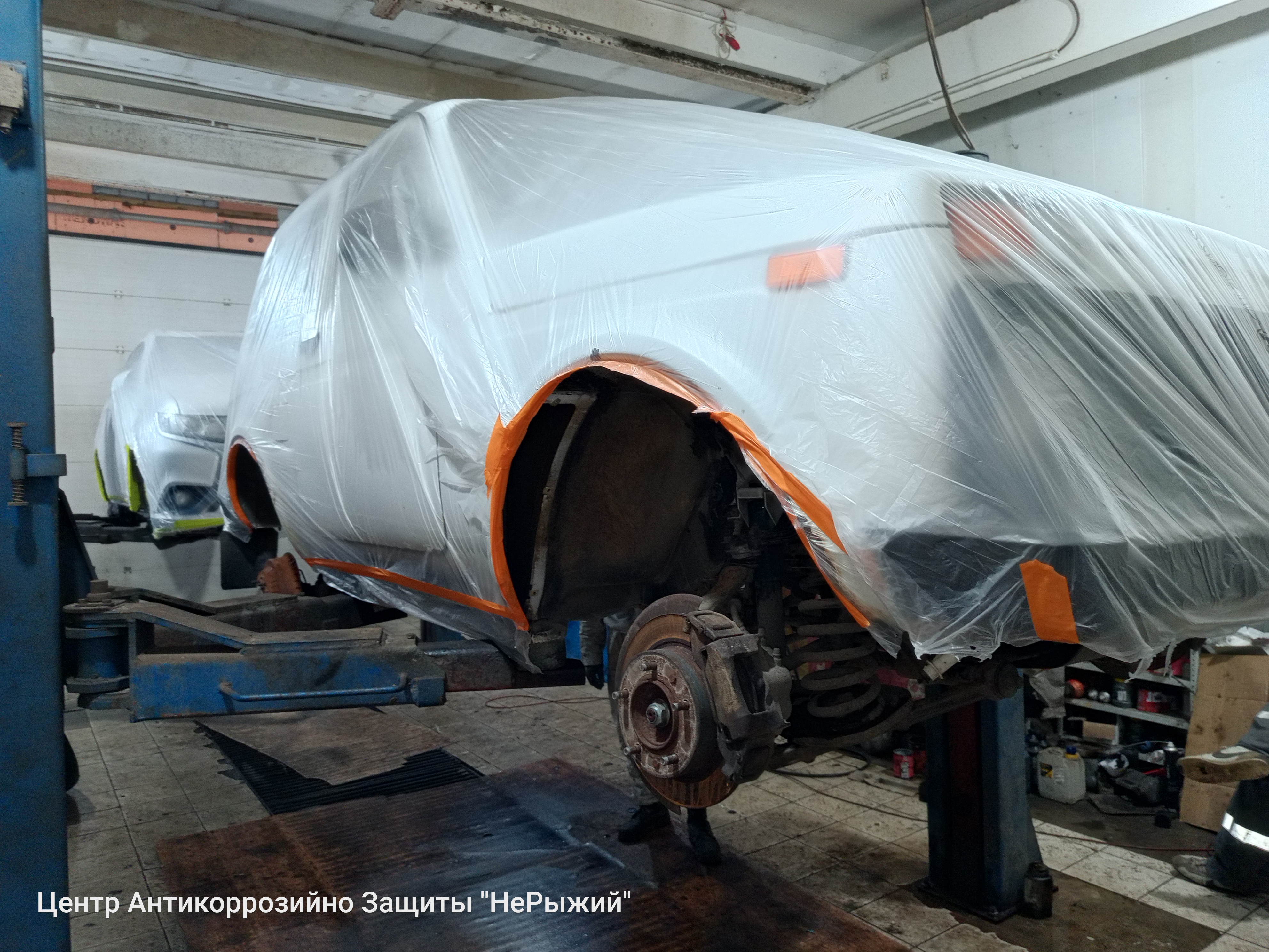 Автомобиль VAZ Niva 4X4, этап: Оклейка авто. Антикоррозийная обработка в Москве и МО — НеРыжий