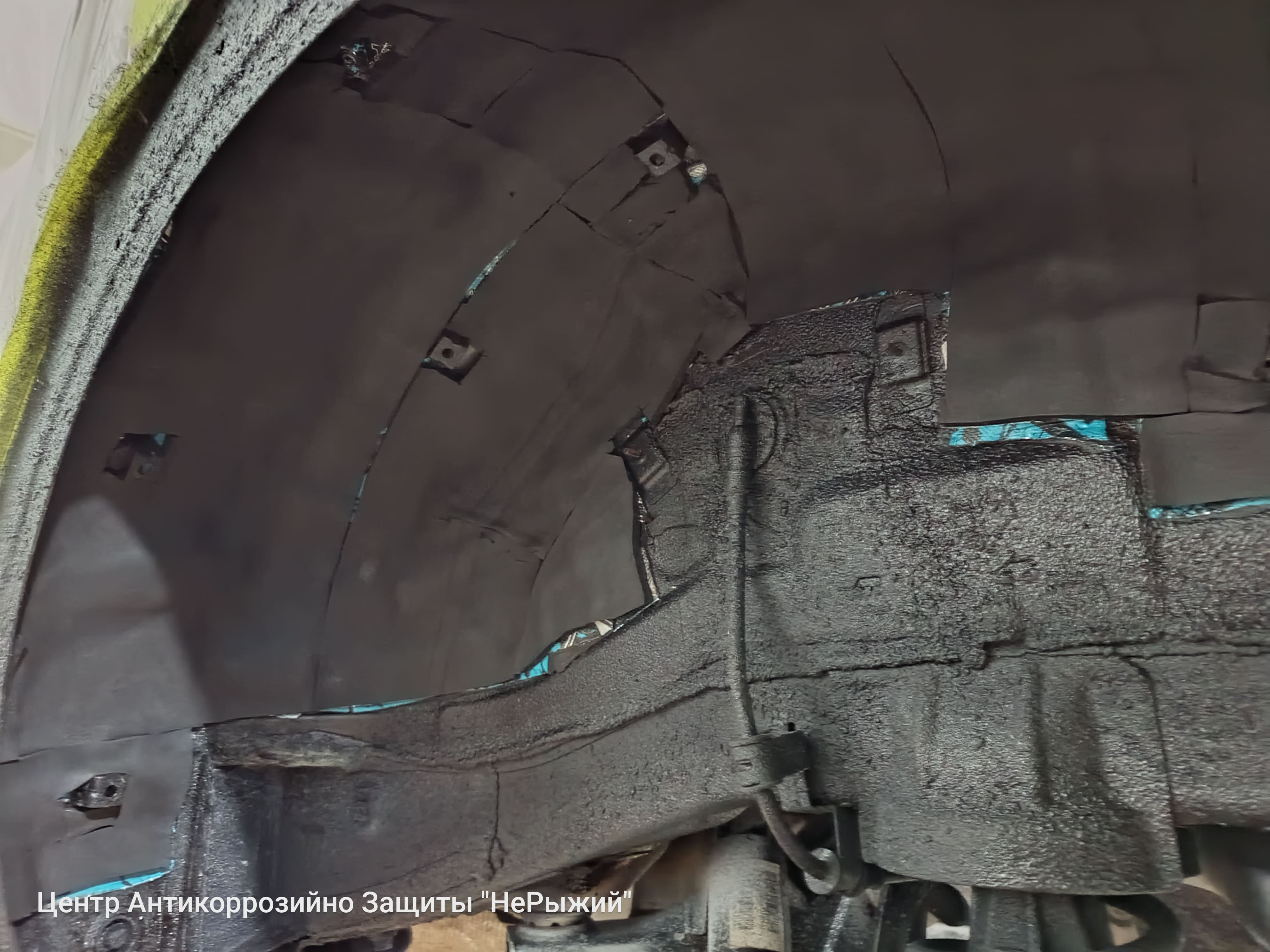 Автомобиль Dongfeng Fengon 5, этап: Монтаж шумоизоляции. Антикоррозийная обработка в Москве и МО — НеРыжий