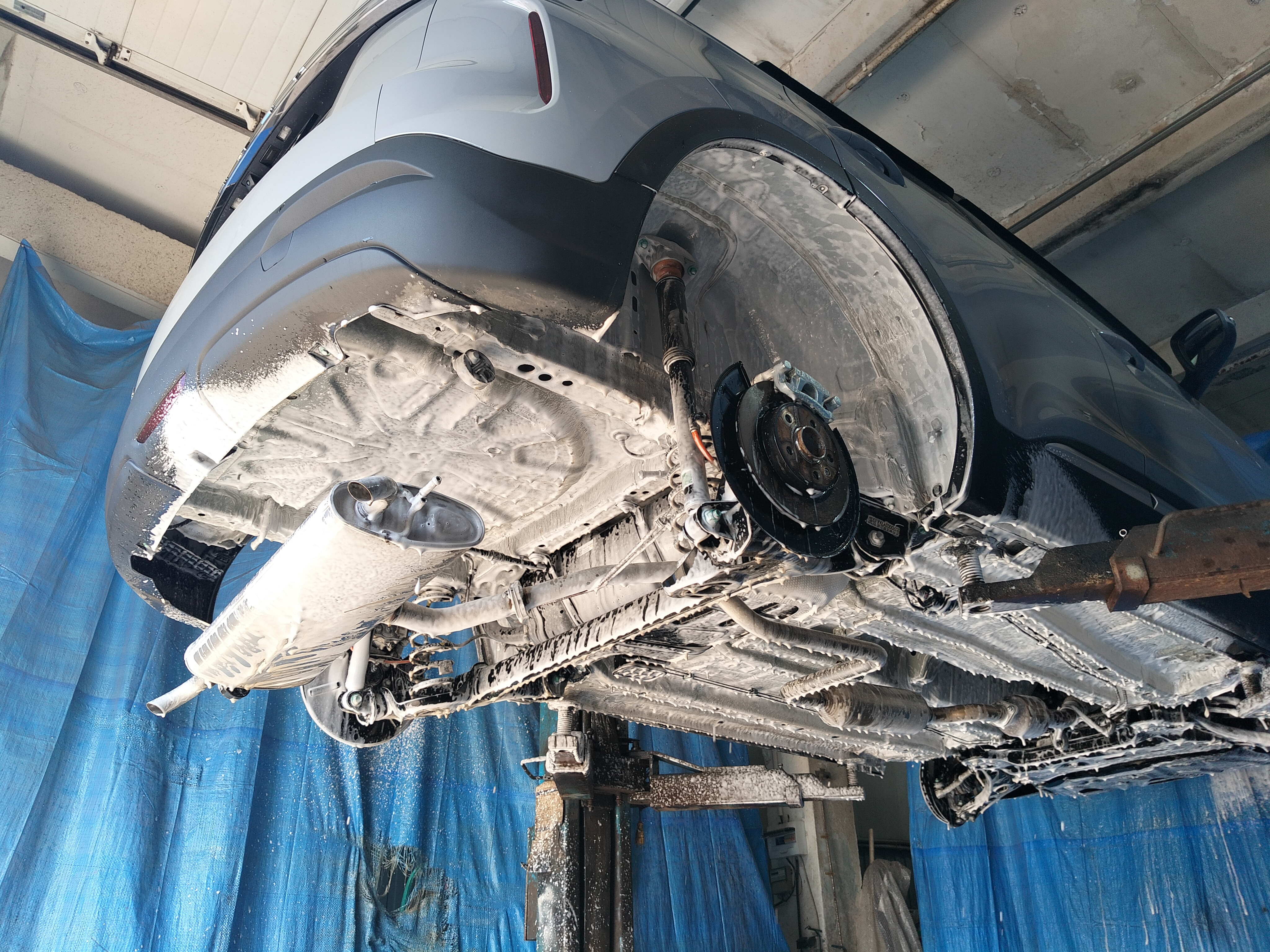 Автомобиль Chery Tiggo 4 Pro, этап: Мойка днища для новых авто до 500км. Антикоррозийная обработка в Москве и МО — НеРыжий