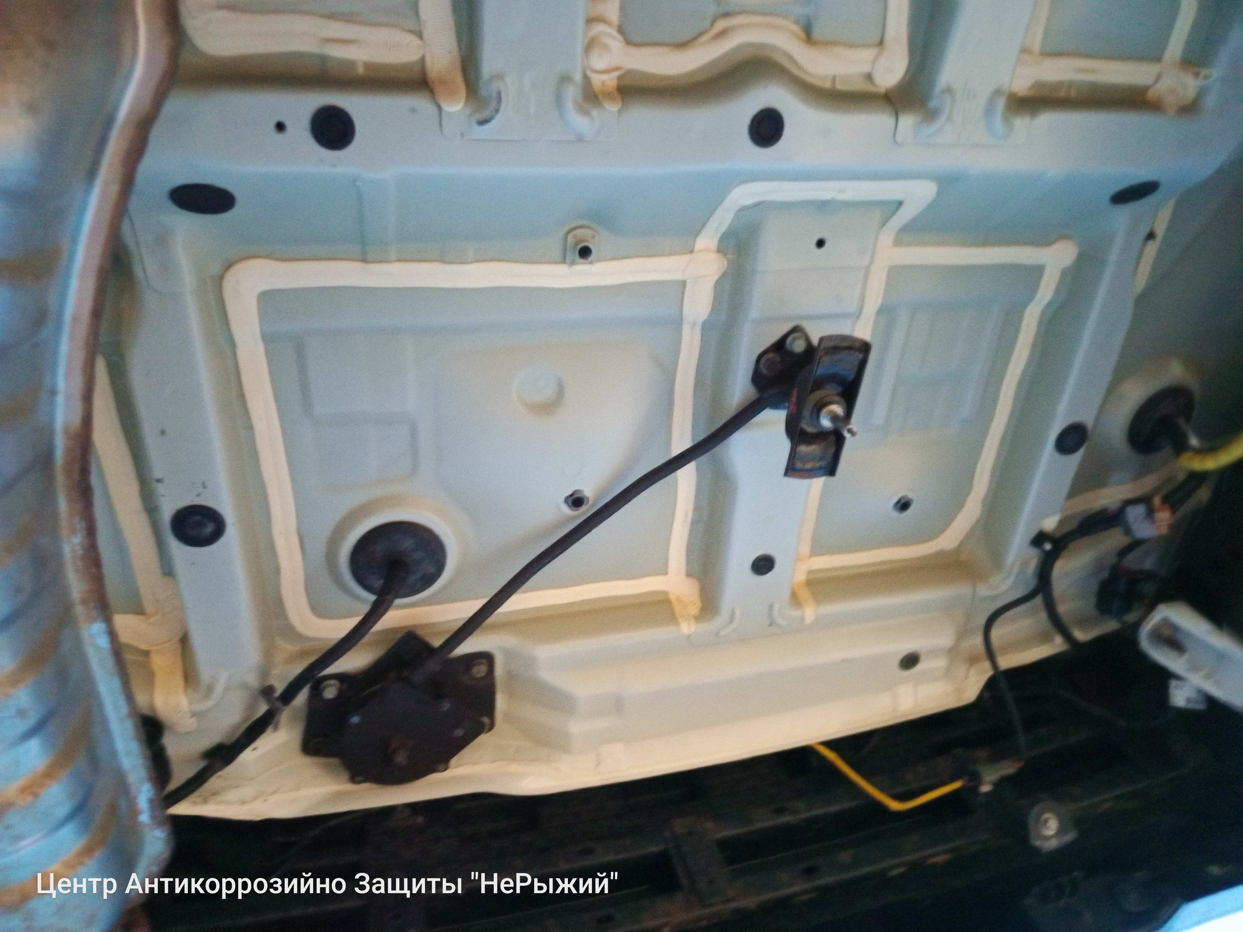 Автомобиль Kia Mohave II, этап: Оклейка авто. Антикоррозийная обработка в Москве и МО — НеРыжий