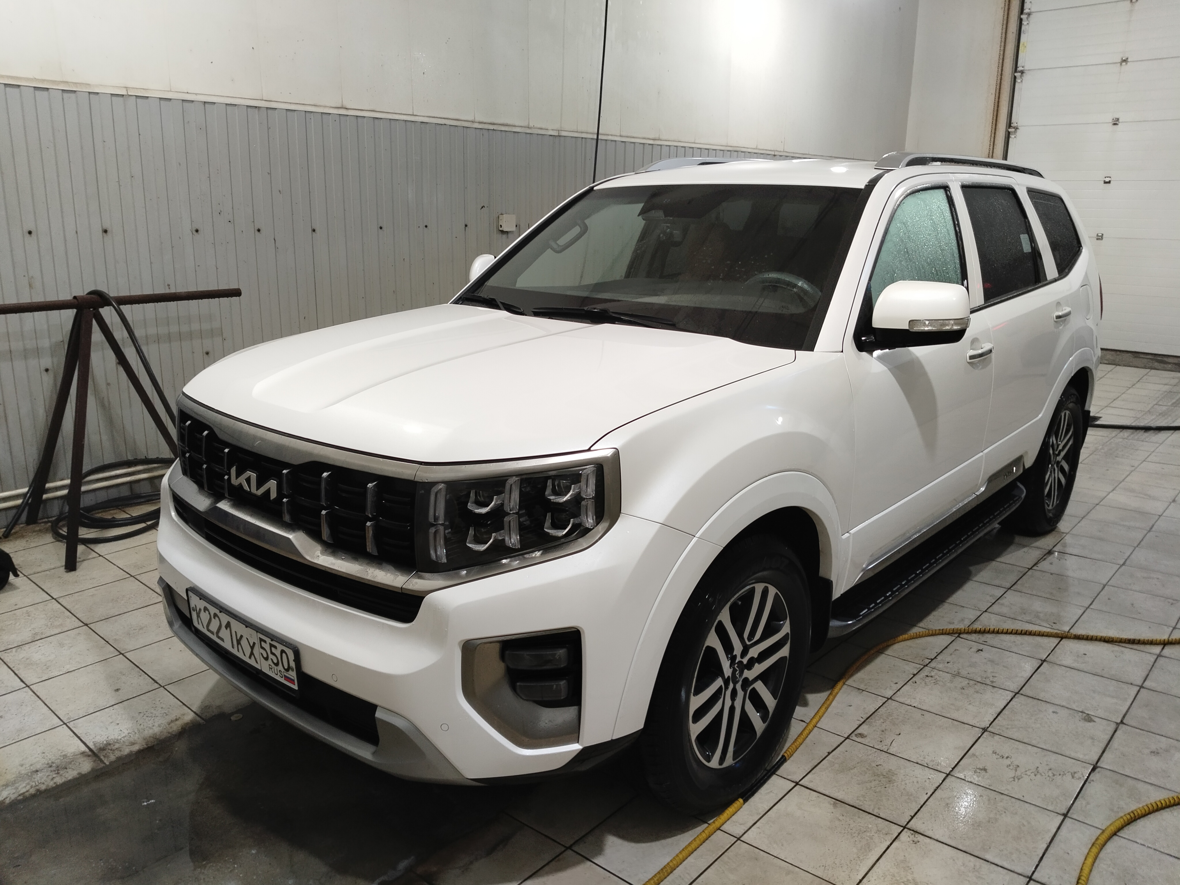 Автомобиль Kia Mohave II, этап: Техническая мойка кузова. Антикоррозийная обработка в Москве и МО — НеРыжий