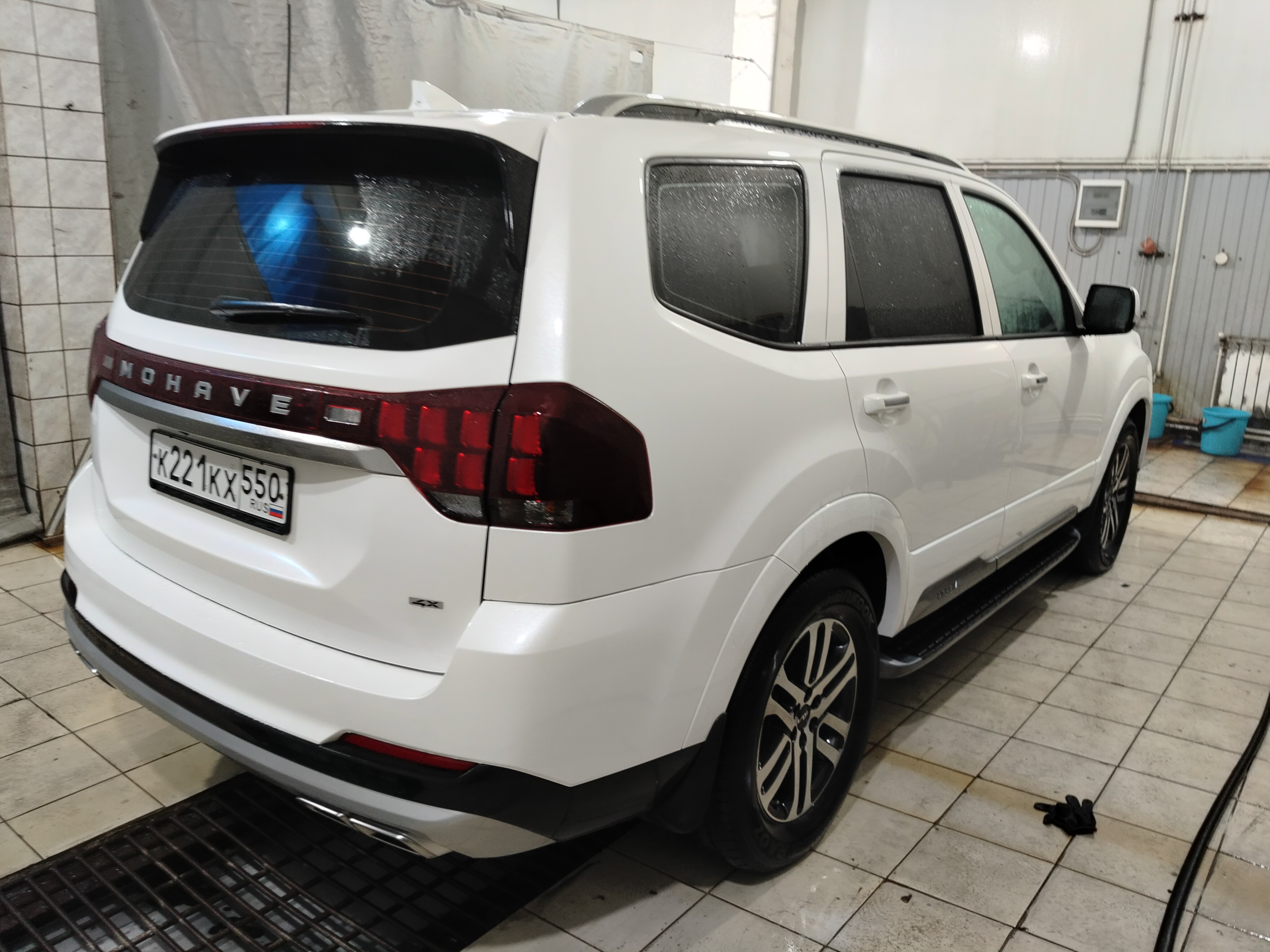 Автомобиль Kia Mohave II, этап: Техническая мойка кузова. Антикоррозийная обработка в Москве и МО — НеРыжий