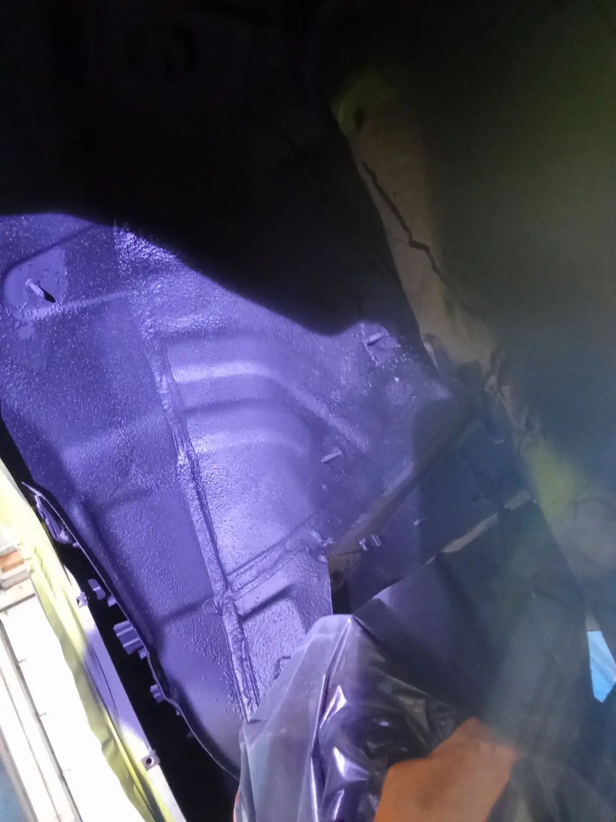 Автомобиль Hyundai i40, этап: Грунтование очищенных поверхностей. Антикоррозийная обработка в Москве и МО — НеРыжий