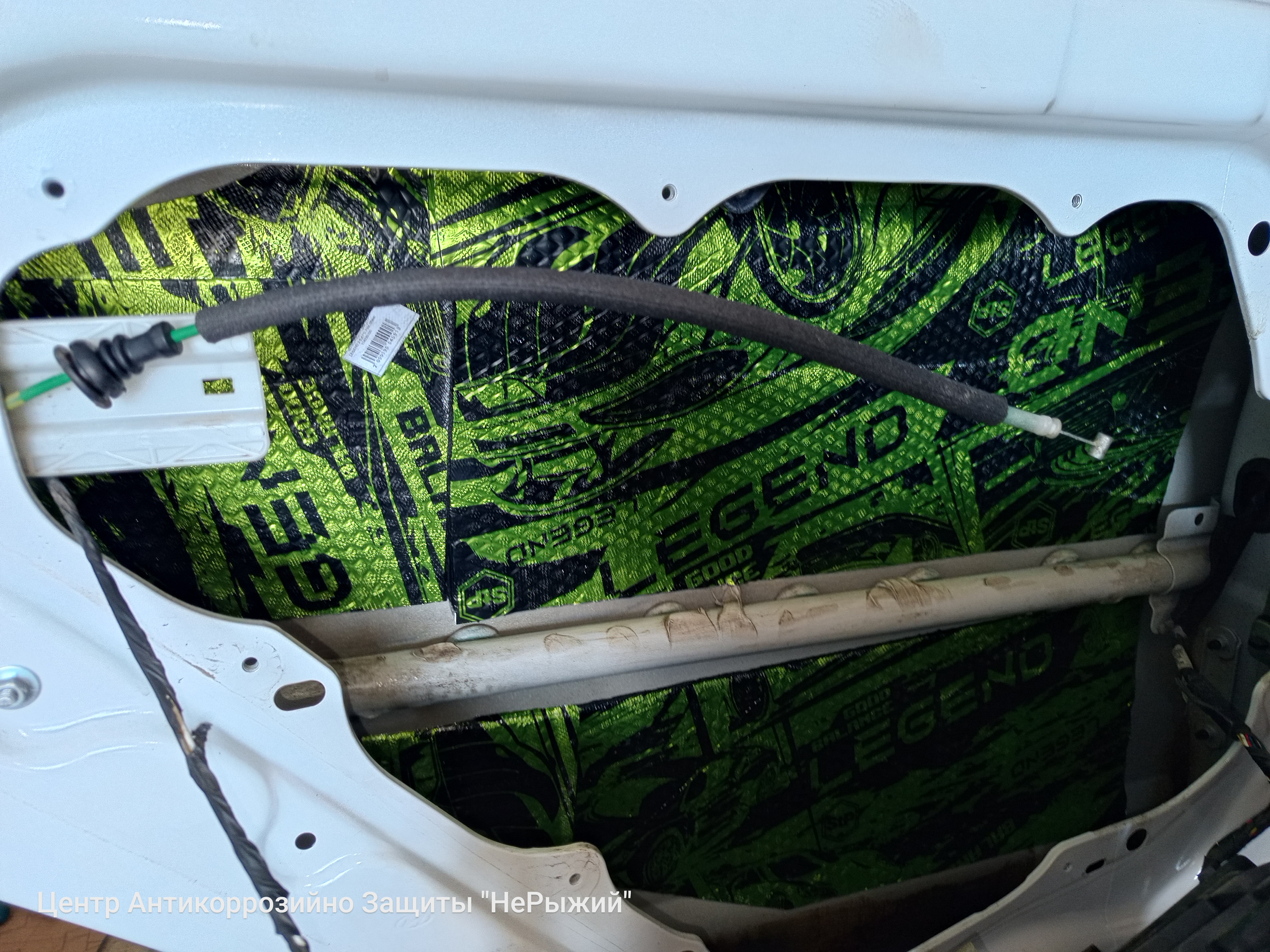 Автомобиль Hyundai i40, этап: Монтаж виброизоляции. Антикоррозийная обработка в Москве и МО — НеРыжий