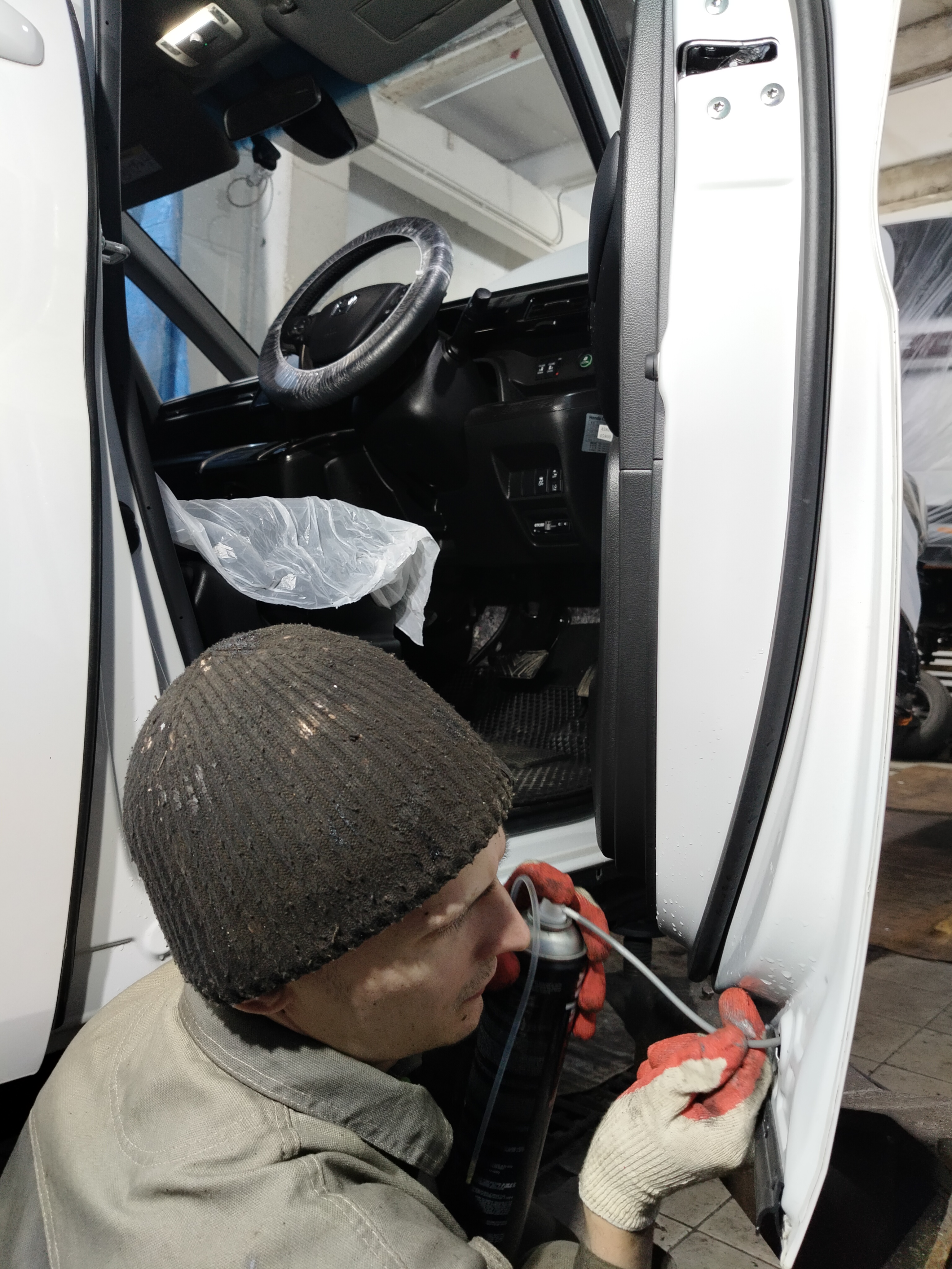 Автомобиль Honda Stepwgn VI (RP6-8), этап: Обработка скрытых полостей.. Антикоррозийная обработка в Москве и МО — НеРыжий