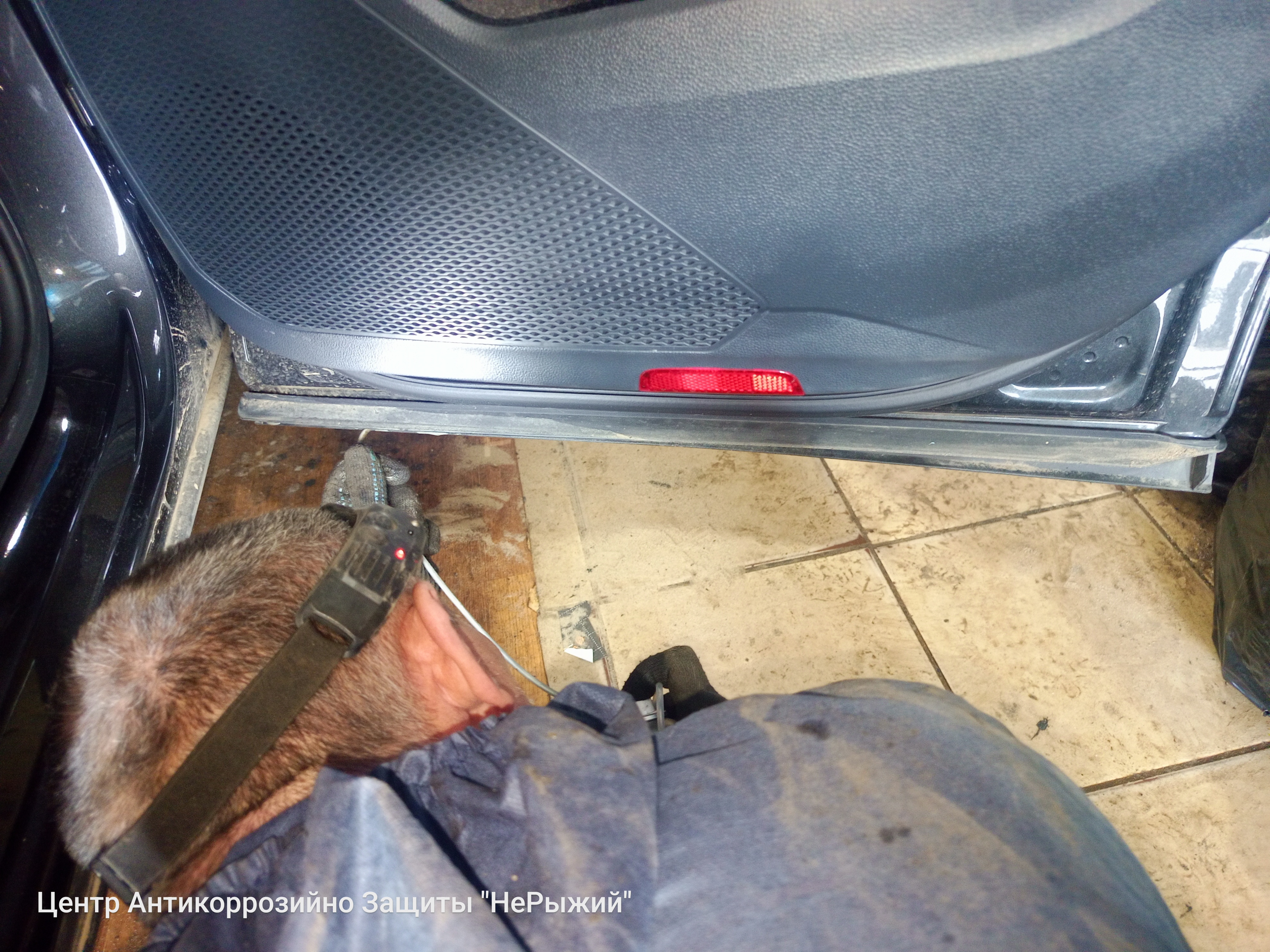 Автомобиль Volkswagen Tayron, этап: Техническая мойка кузова. Антикоррозийная обработка в Москве и МО — НеРыжий