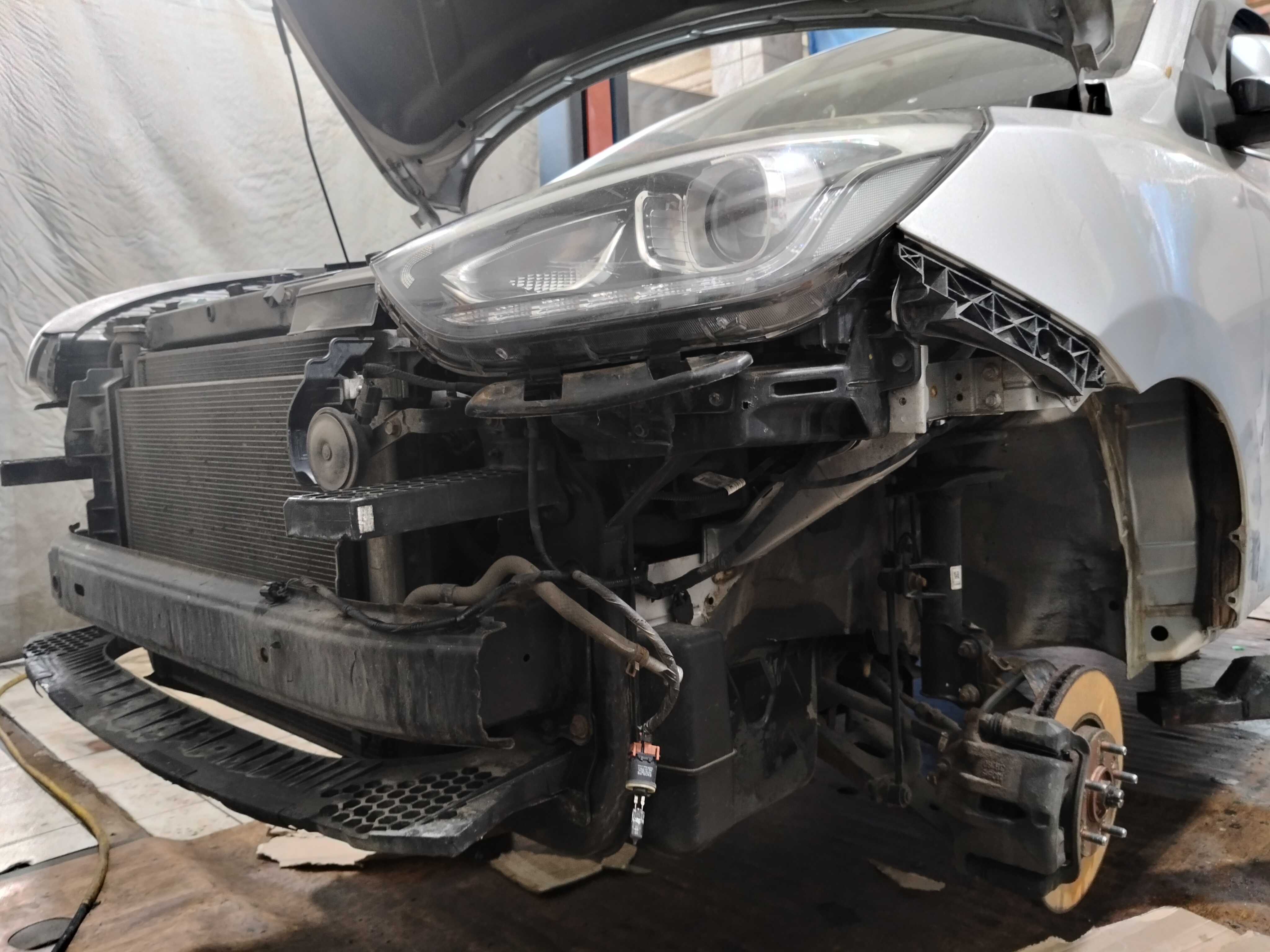 Автомобиль Hyundai ix35, этап: Разбор автомобиля. Антикоррозийная обработка в Москве и МО — НеРыжий