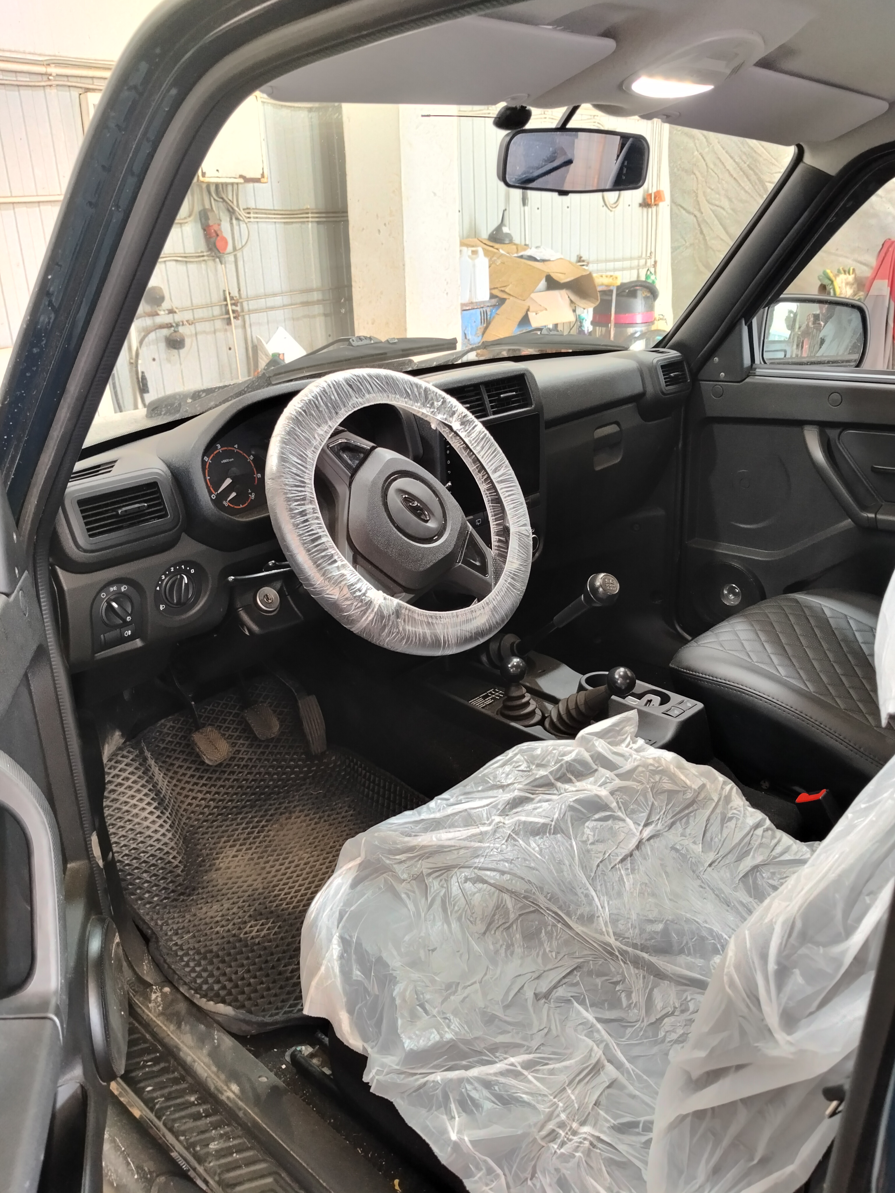 Автомобиль VAZ 4x4 Urban, этап: Оклейка авто. Антикоррозийная обработка в Москве и МО — НеРыжий