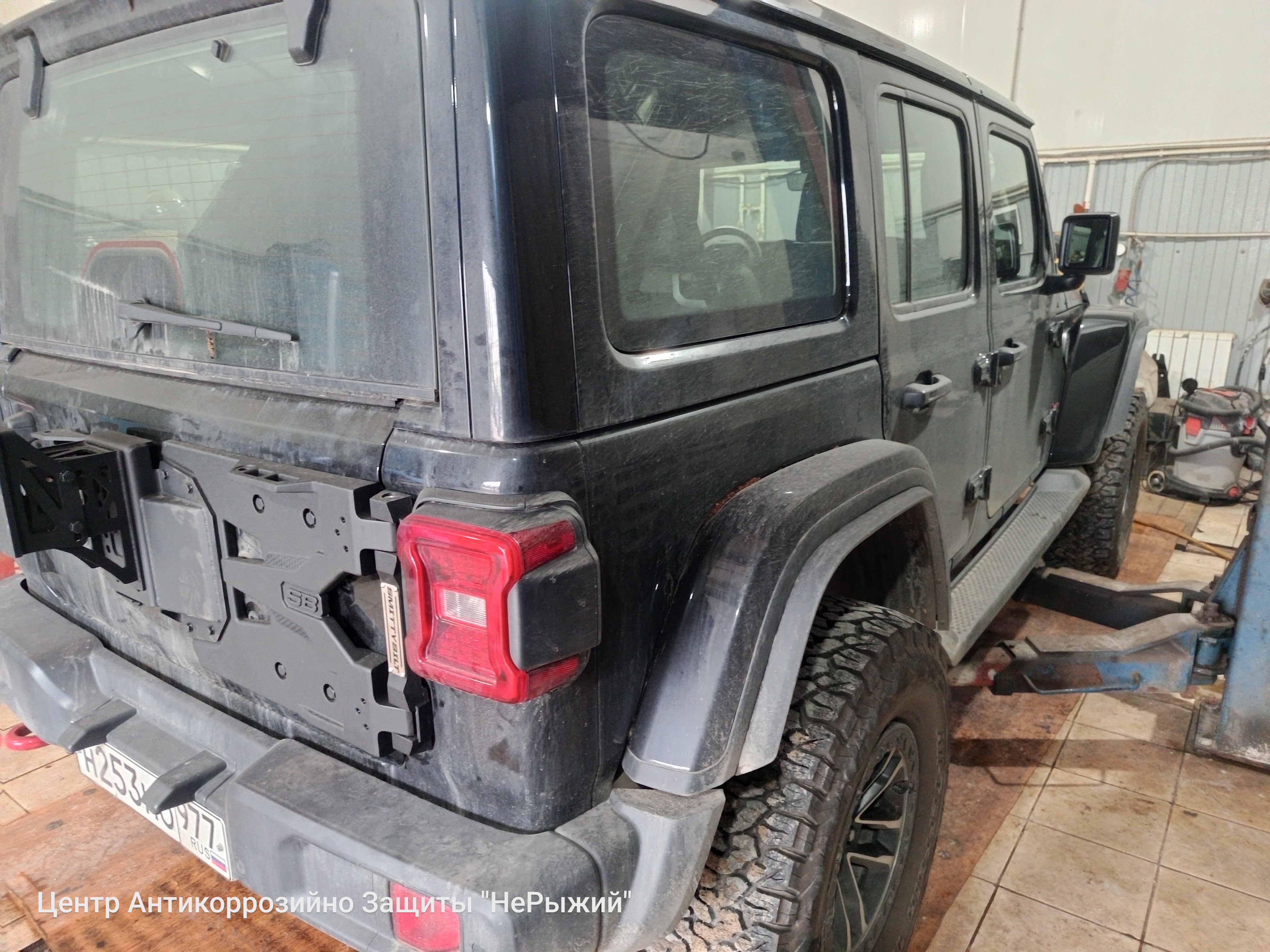 Автомобиль Jeep Wrangler IV (JL), этап: Приемка автомобиля. Антикоррозийная обработка в Москве и МО — НеРыжий
