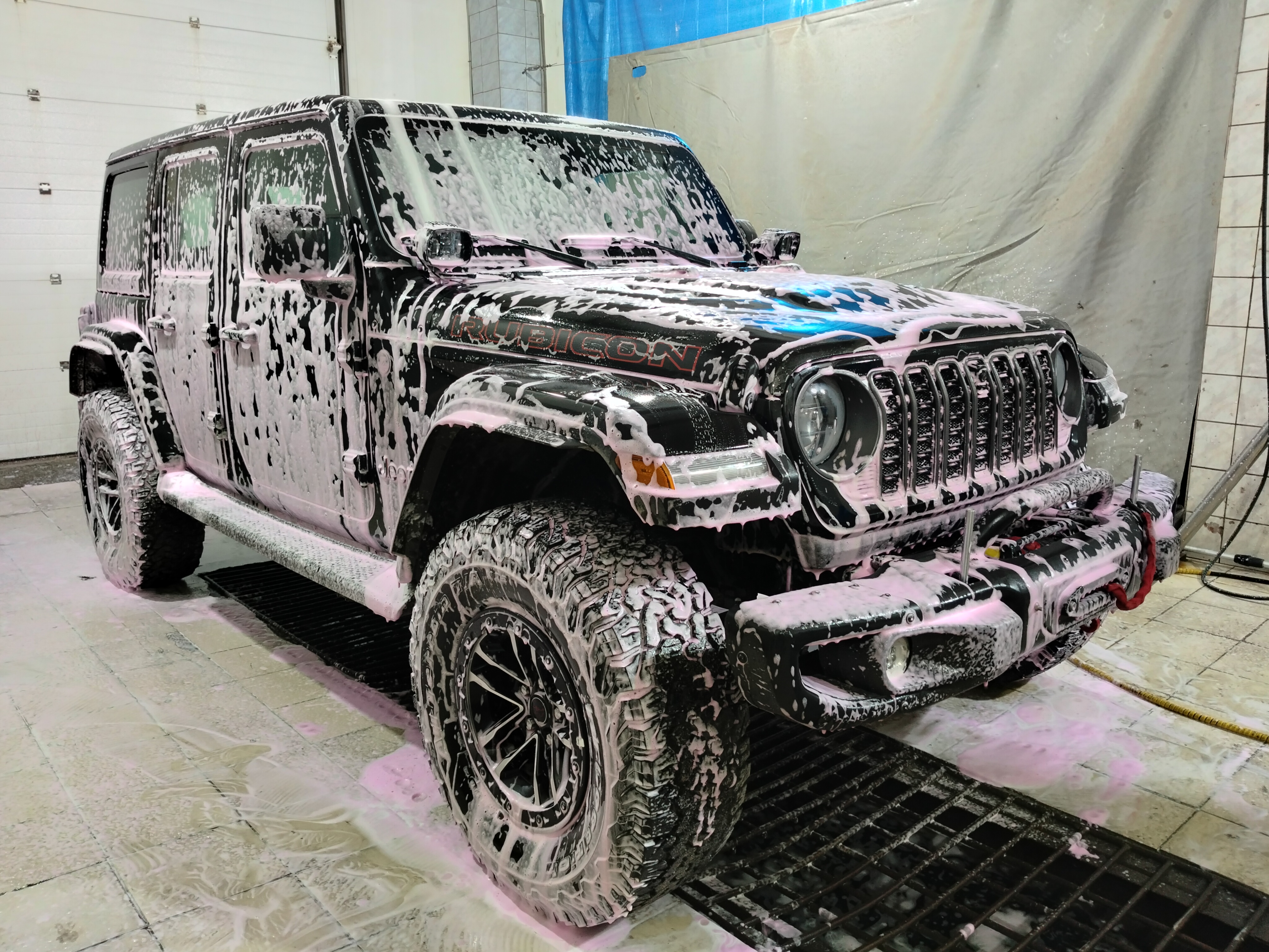 Автомобиль Jeep Wrangler IV (JL), этап: Мойка автомобиля. Антикоррозийная обработка в Москве и МО — НеРыжий