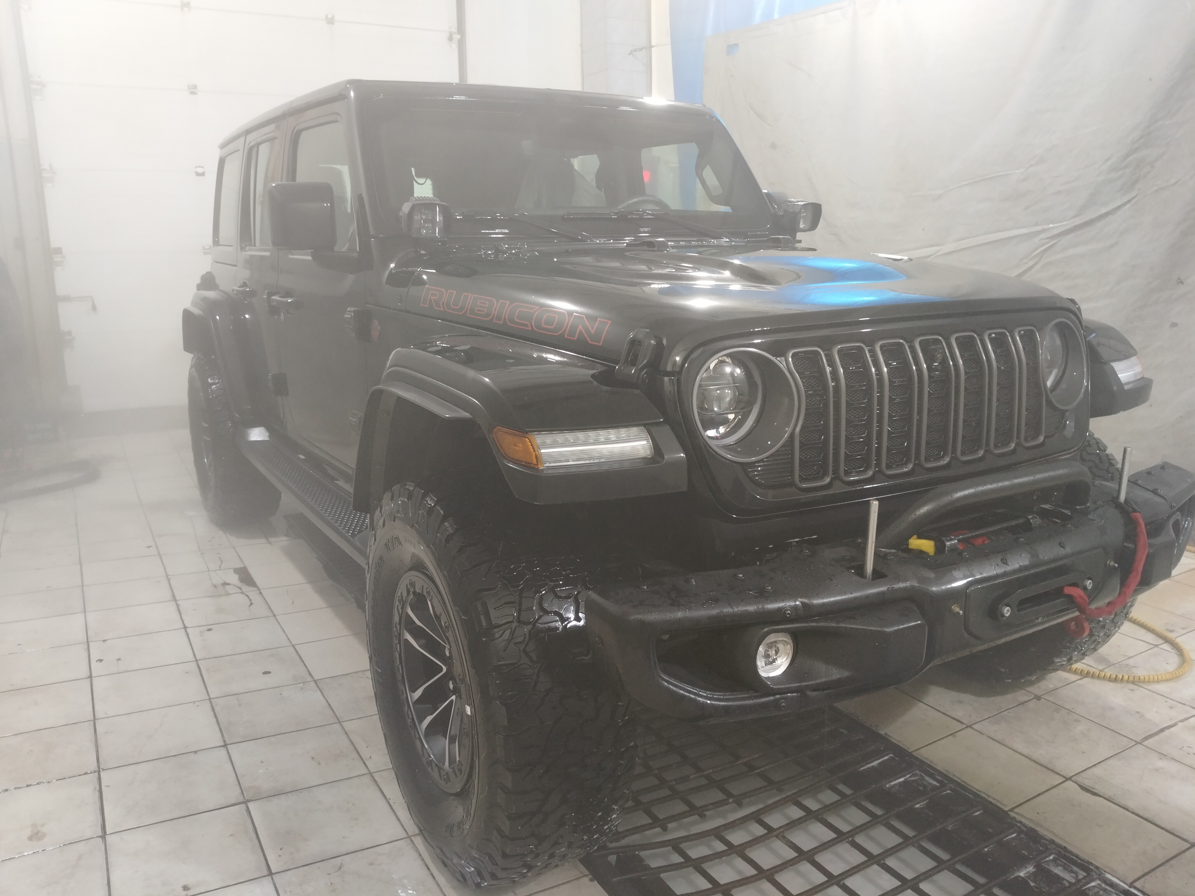 Автомобиль Jeep Wrangler IV (JL), этап: Мойка автомобиля. Антикоррозийная обработка в Москве и МО — НеРыжий