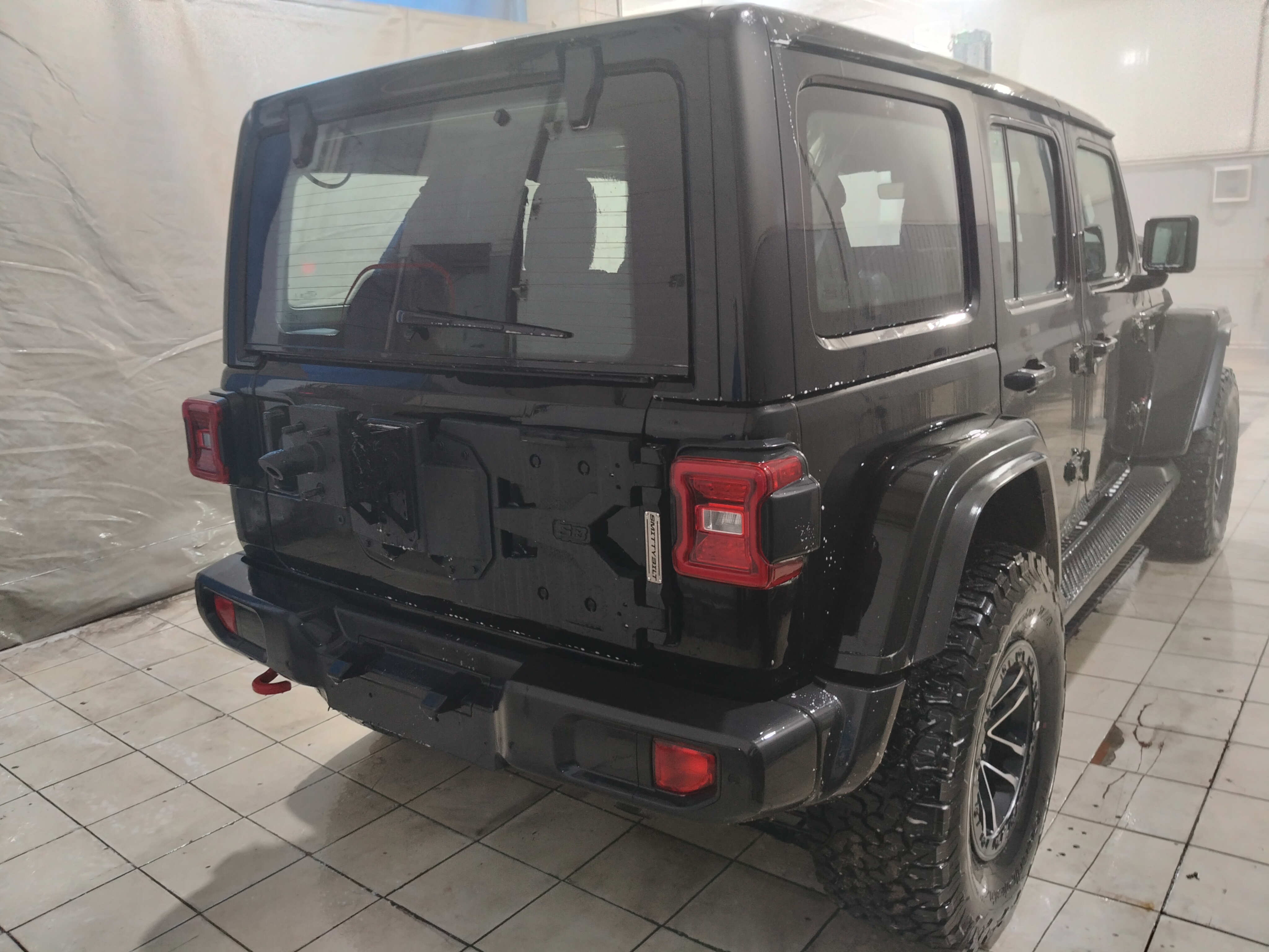 Автомобиль Jeep Wrangler IV (JL), этап: Мойка автомобиля. Антикоррозийная обработка в Москве и МО — НеРыжий