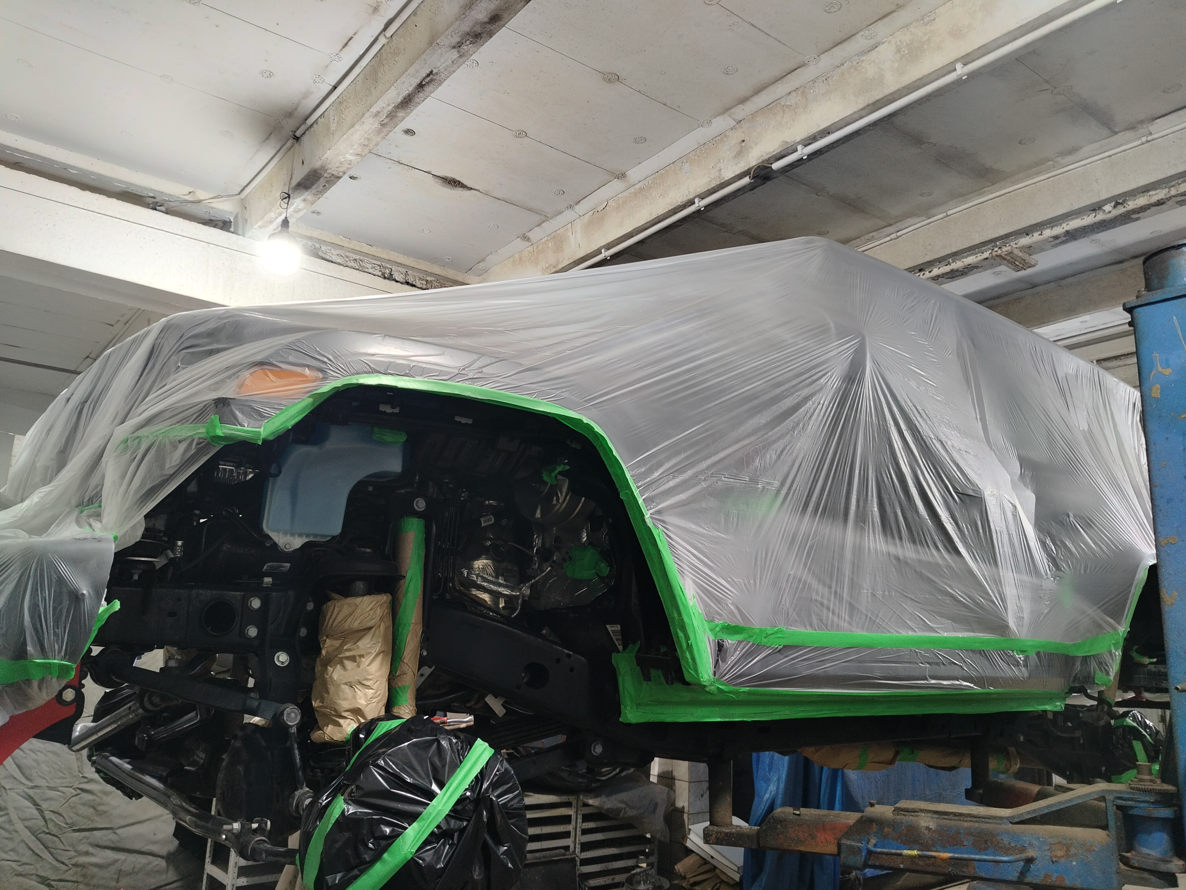 Автомобиль Jeep Wrangler IV (JL), этап: Оклейка авто. Антикоррозийная обработка в Москве и МО — НеРыжий