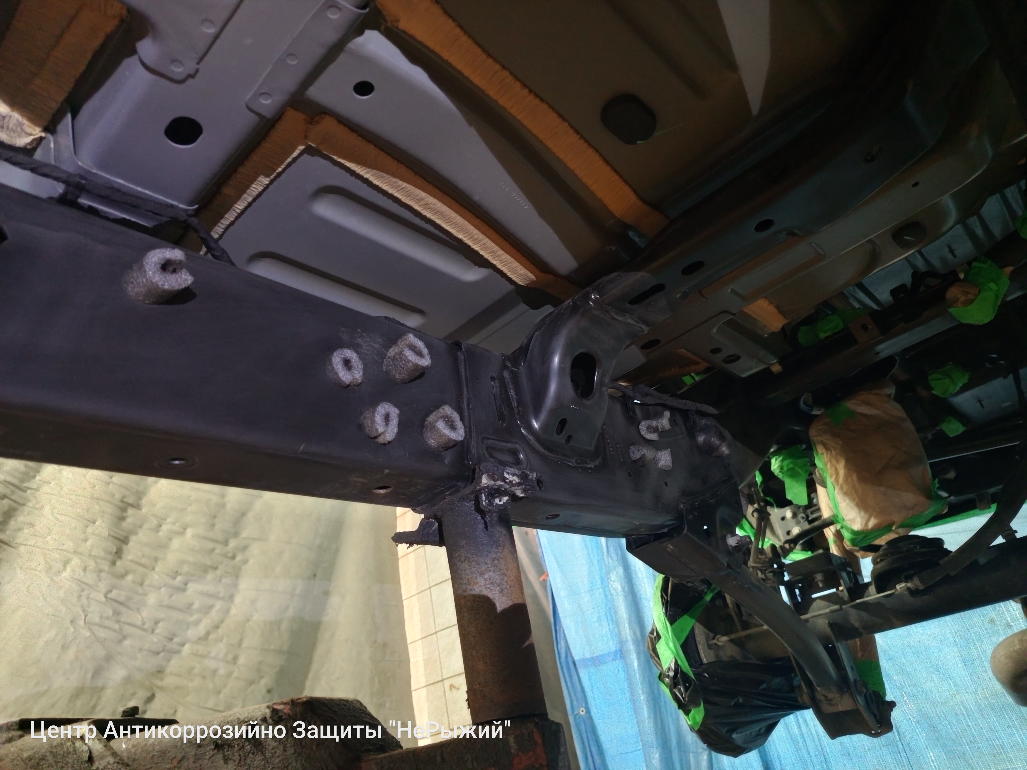 Автомобиль Jeep Wrangler IV (JL), этап: Распыляемый герметик. Антикоррозийная обработка в Москве и МО — НеРыжий