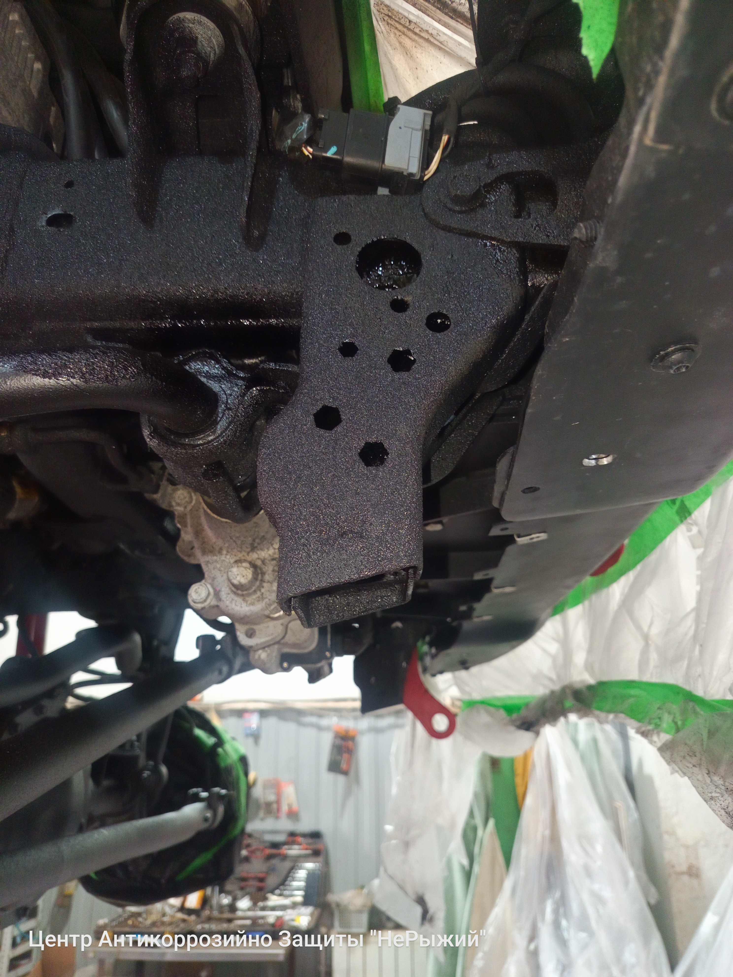 Автомобиль Jeep Wrangler IV (JL), этап: Обработка скрытых полостей.. Антикоррозийная обработка в Москве и МО — НеРыжий