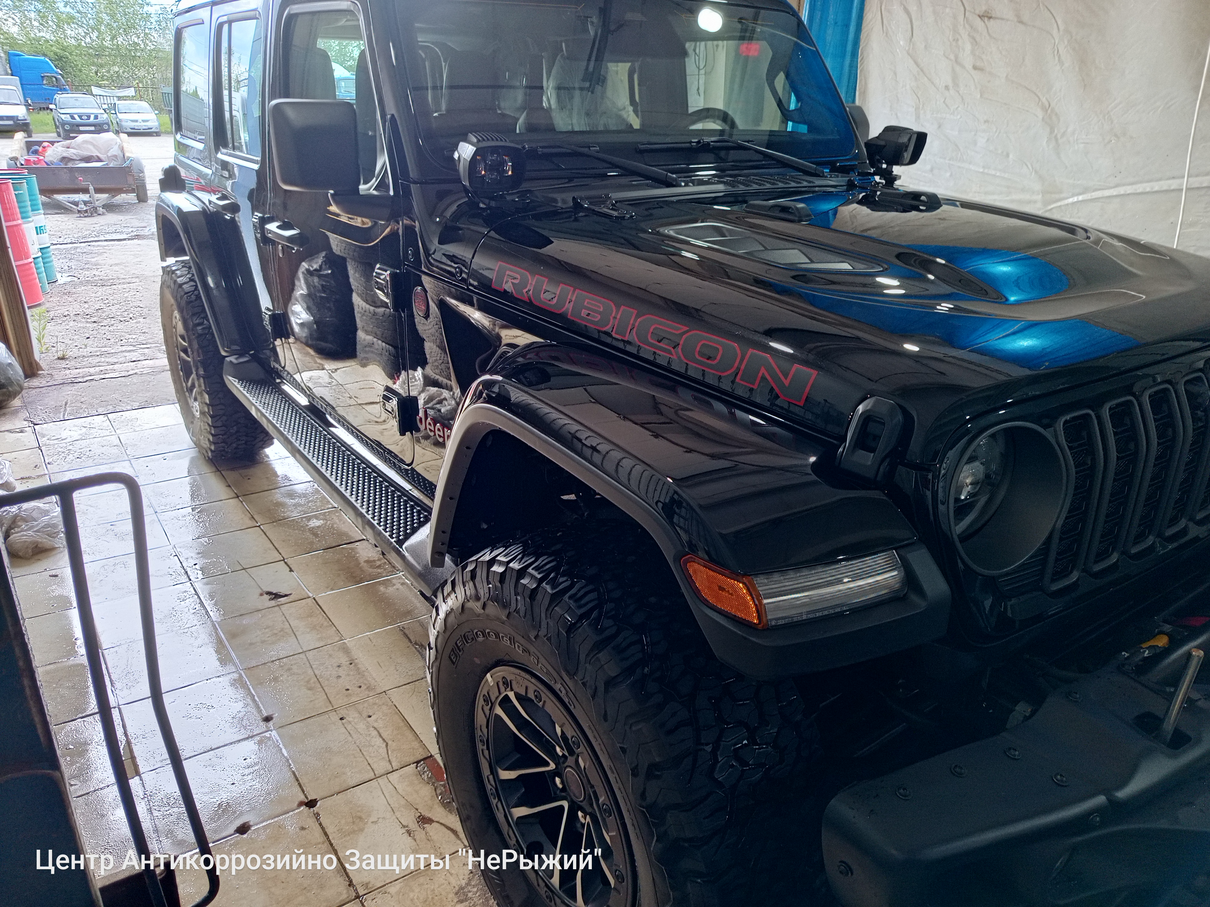 Автомобиль Jeep Wrangler IV (JL), этап: Техническая мойка кузова. Антикоррозийная обработка в Москве и МО — НеРыжий