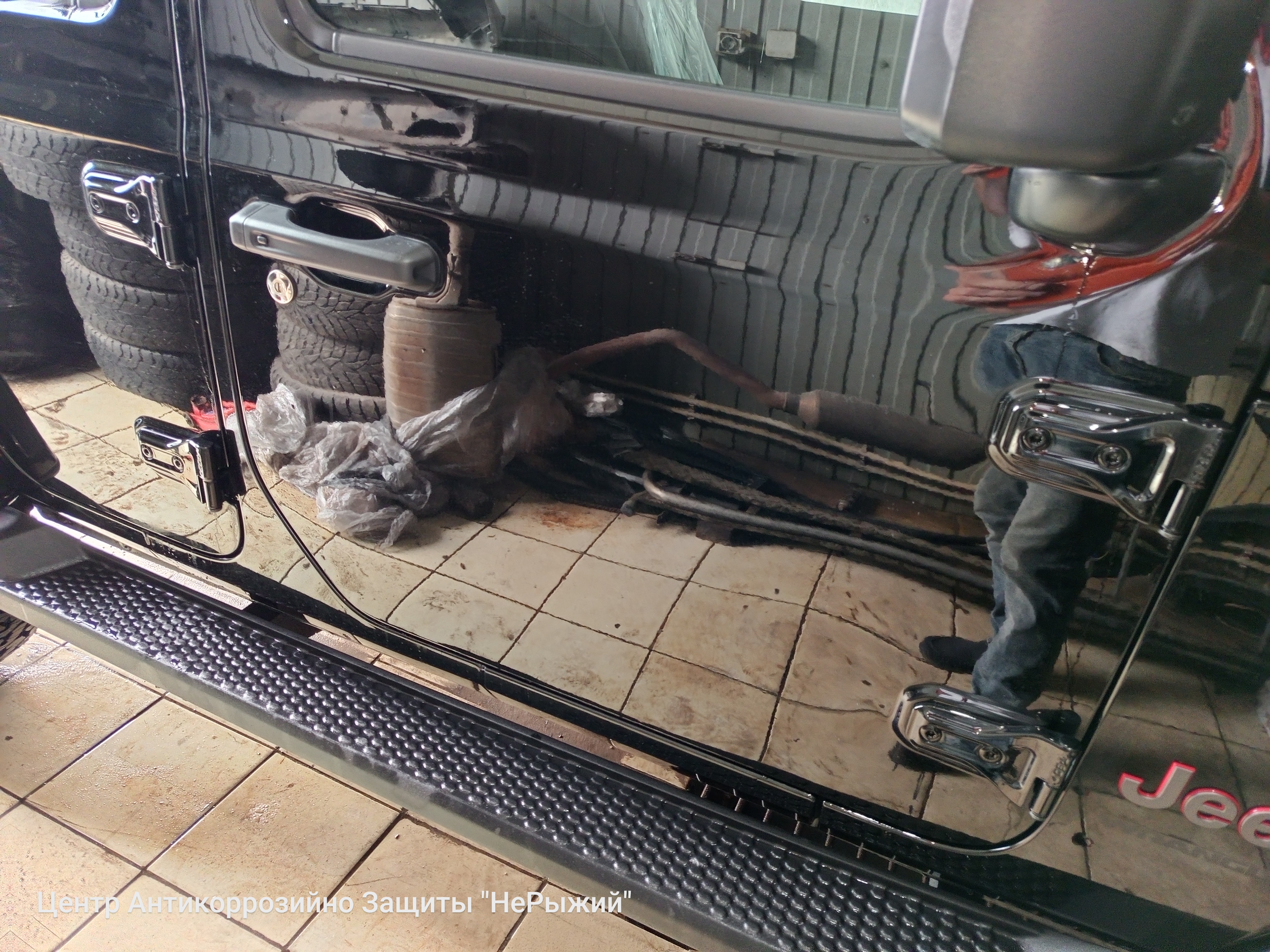 Автомобиль Jeep Wrangler IV (JL), этап: Техническая мойка кузова. Антикоррозийная обработка в Москве и МО — НеРыжий