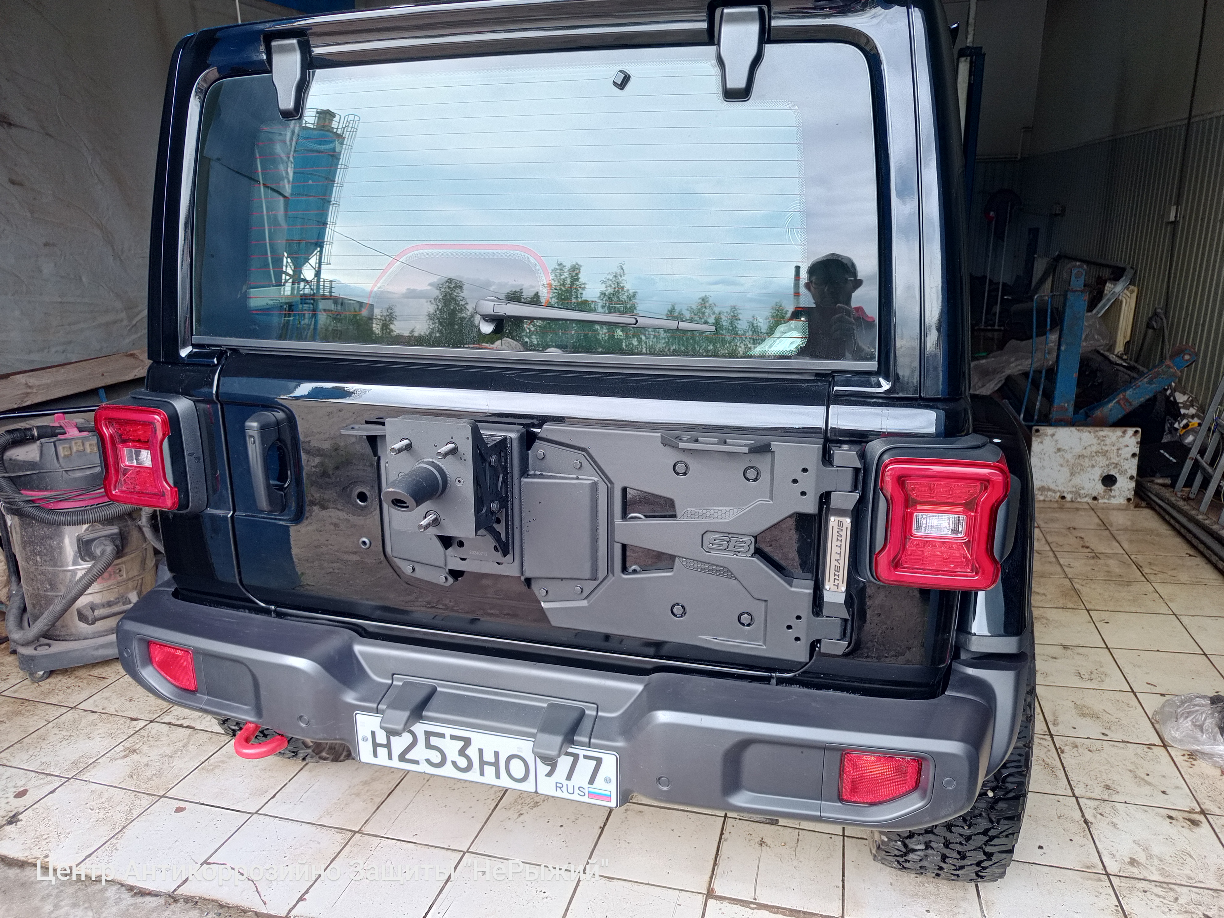 Автомобиль Jeep Wrangler IV (JL), этап: Техническая мойка кузова. Антикоррозийная обработка в Москве и МО — НеРыжий