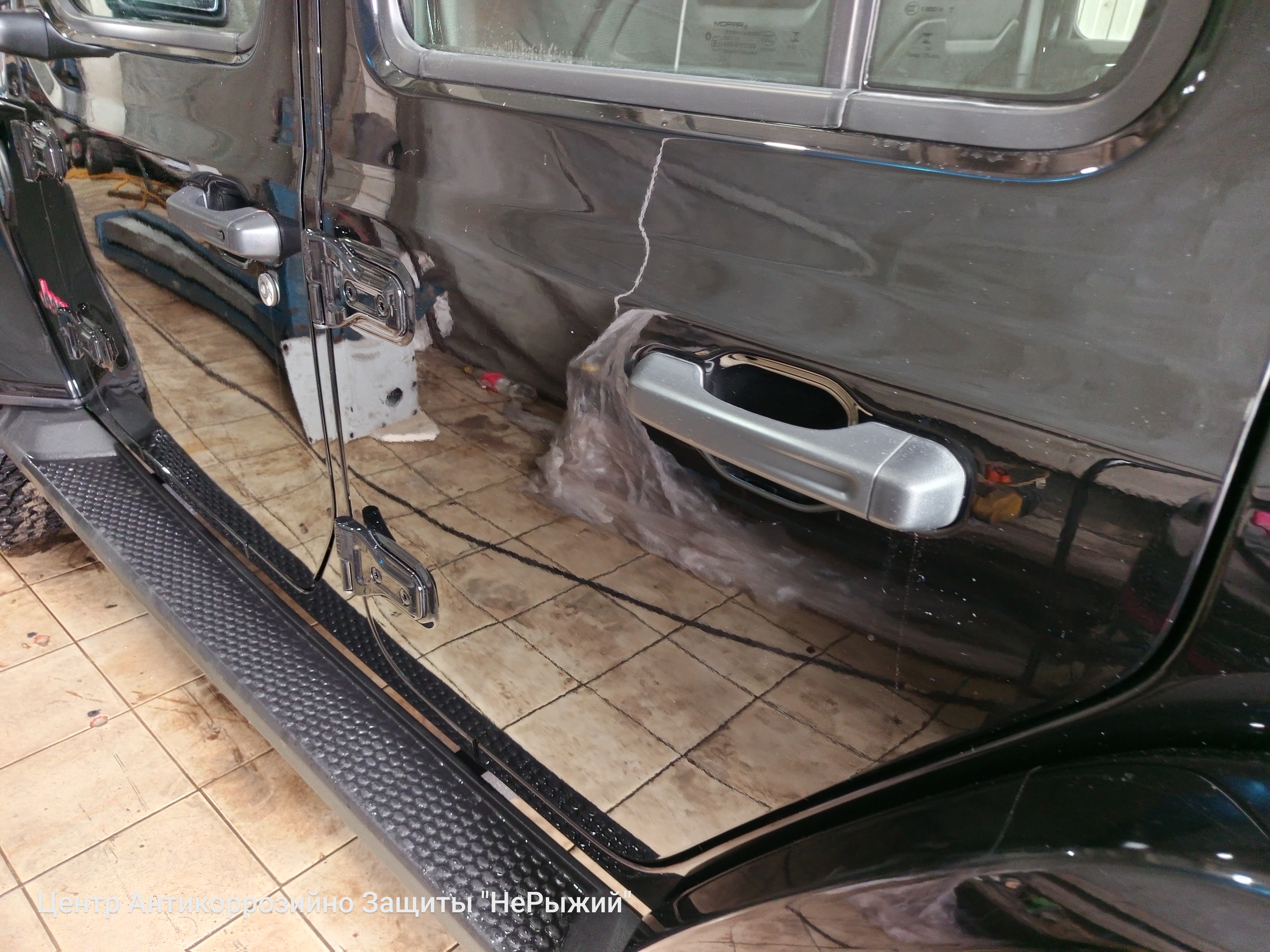 Автомобиль Jeep Wrangler IV (JL), этап: Техническая мойка кузова. Антикоррозийная обработка в Москве и МО — НеРыжий