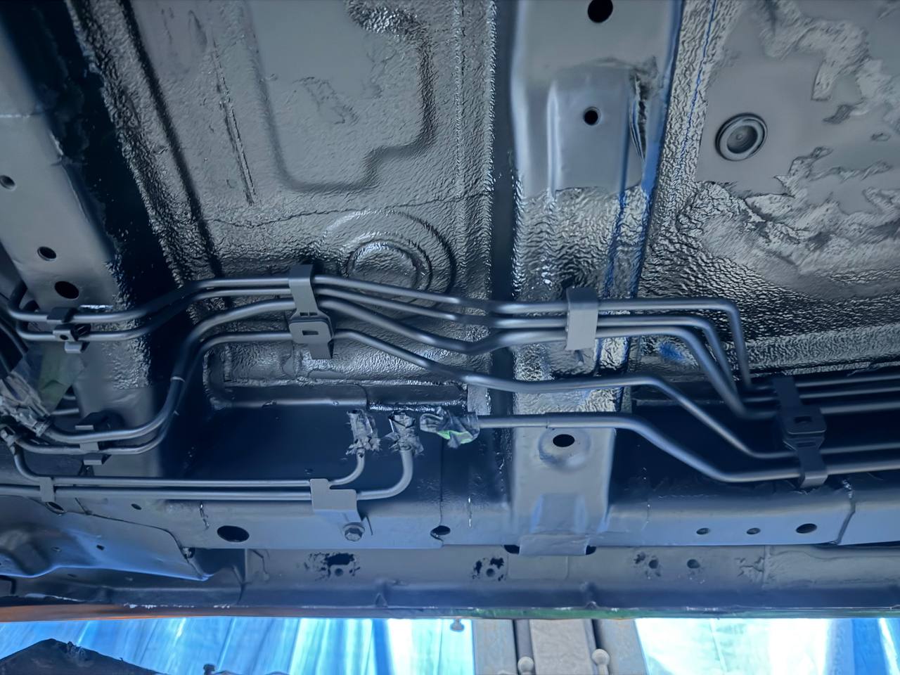 Автомобиль Suzuki Grand Vitara II (JT), этап: Грунтование очищенных поверхностей. Антикоррозийная обработка в Москве и МО — НеРыжий