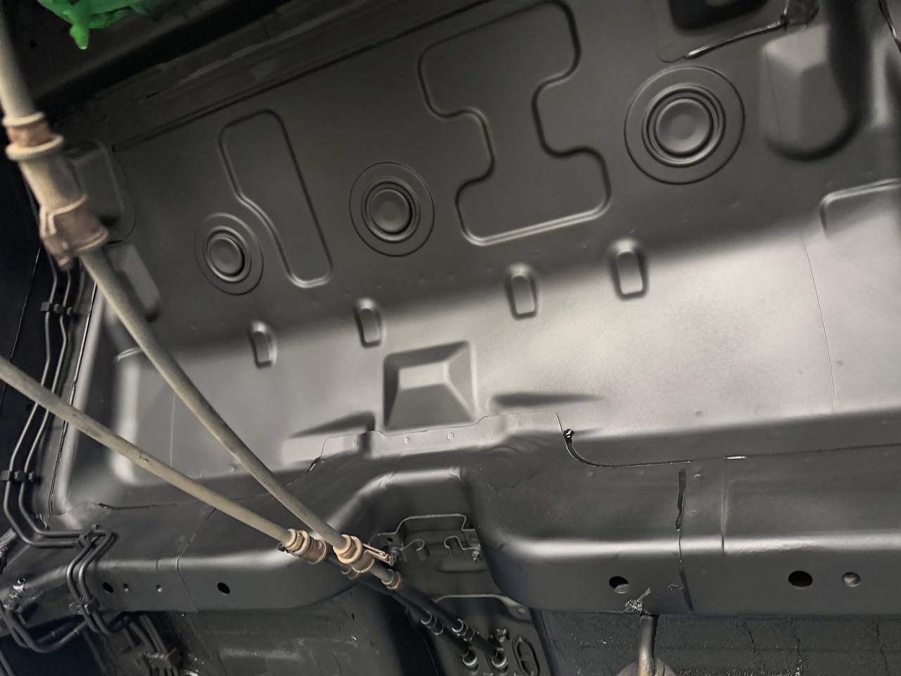 Автомобиль Suzuki Grand Vitara II (JT), этап: Грунтование очищенных поверхностей. Антикоррозийная обработка в Москве и МО — НеРыжий