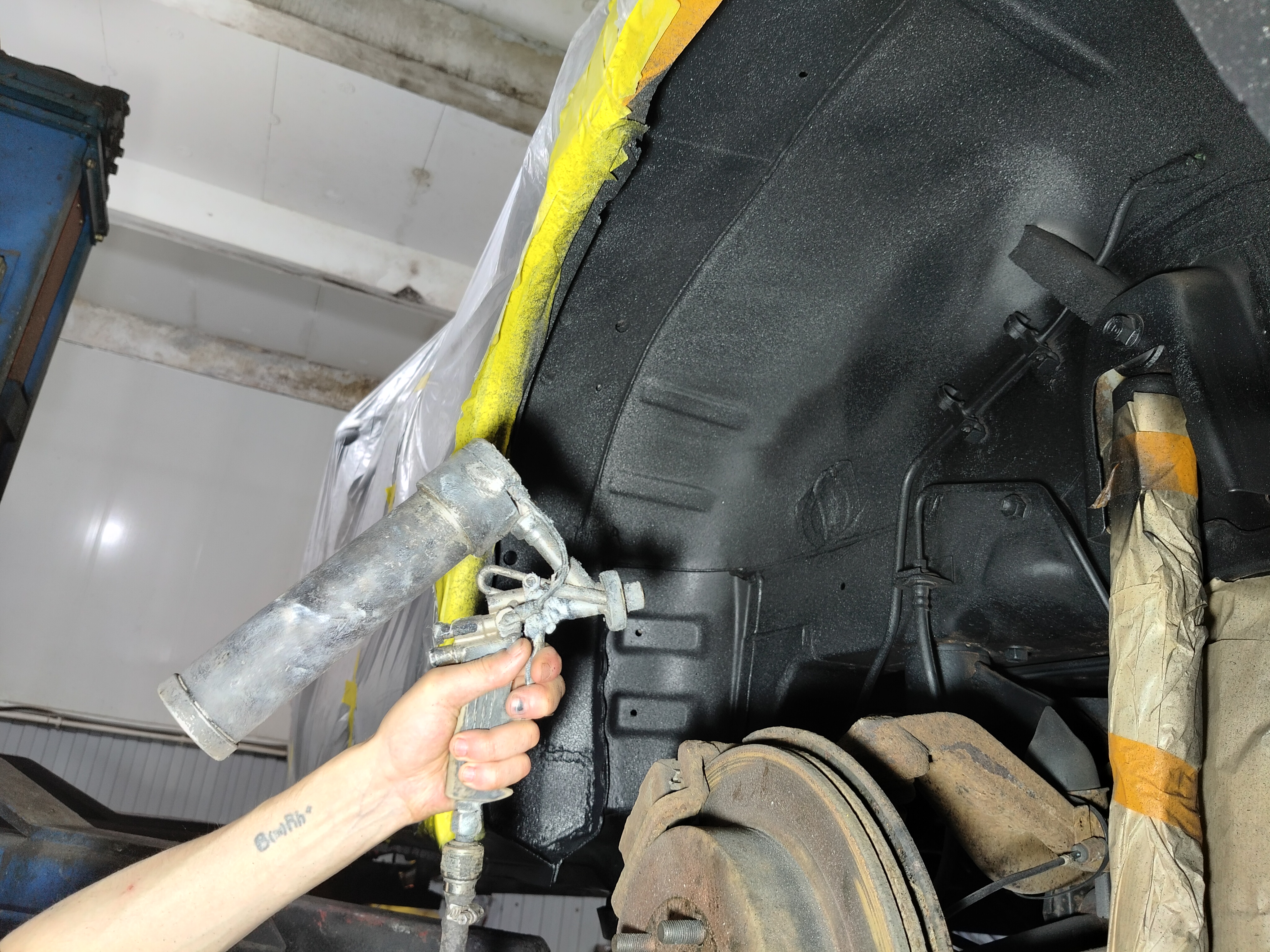 Автомобиль Suzuki Grand Vitara II (JT), этап: Распыляемый герметик. Антикоррозийная обработка в Москве и МО — НеРыжий