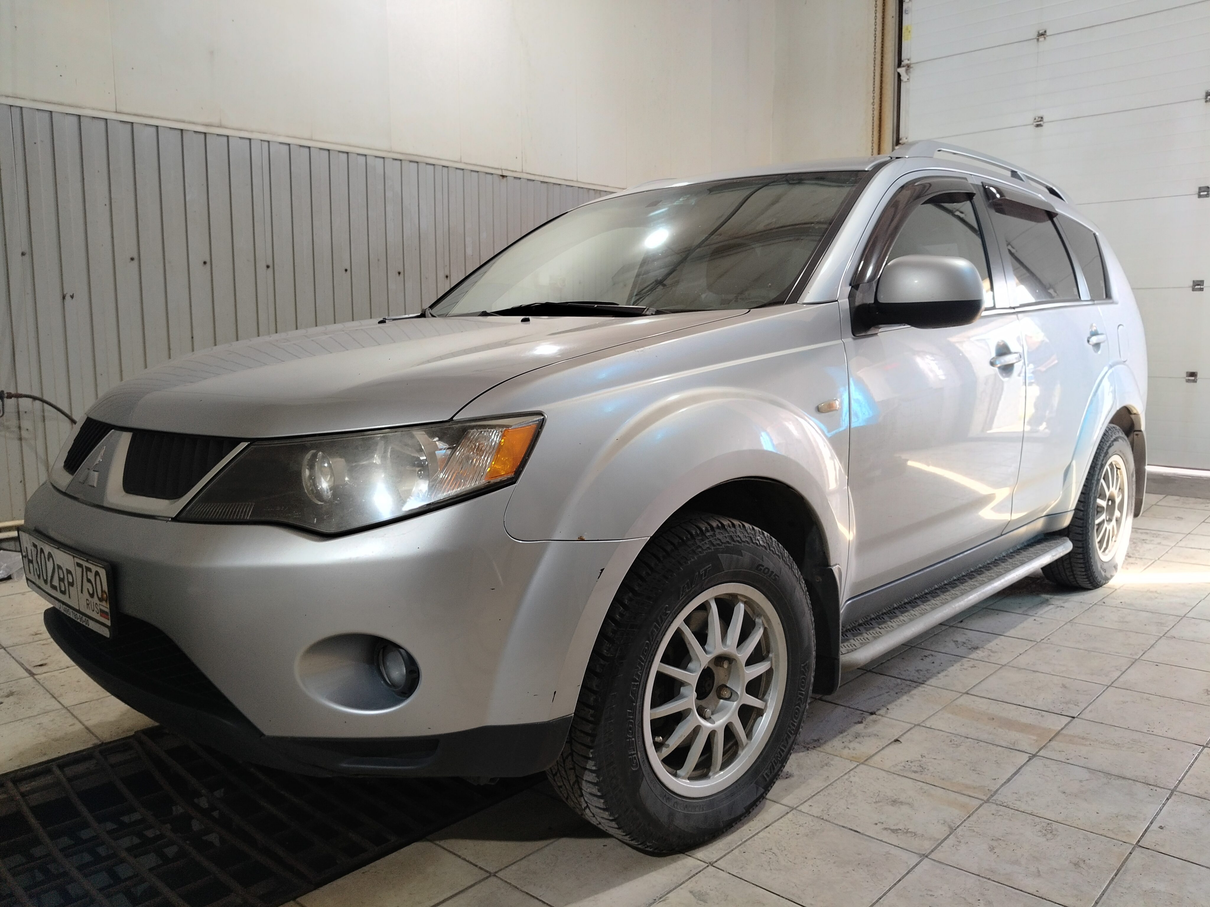 Автомобиль Mitsubishi Outlander XL, этап: Приемка автомобиля. Антикоррозийная обработка в Москве и МО — НеРыжий