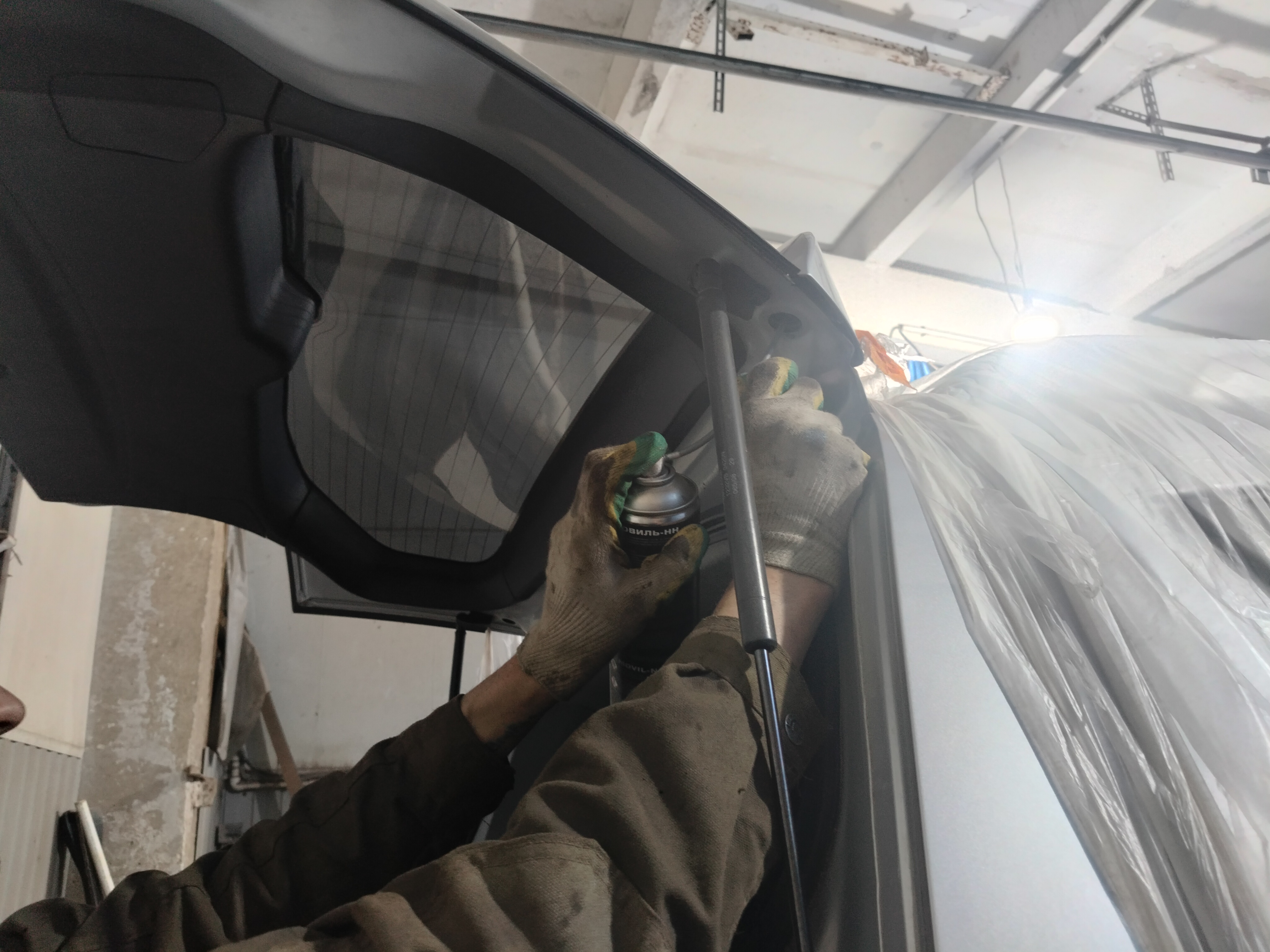 Автомобиль Mitsubishi Outlander XL, этап: Обработка скрытых полостей.. Антикоррозийная обработка в Москве и МО — НеРыжий