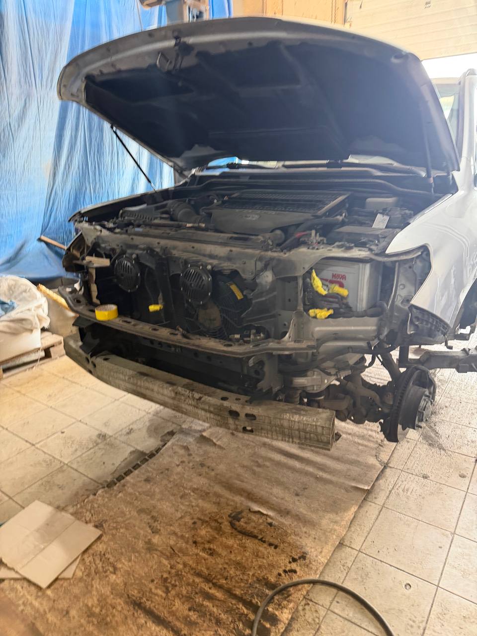 Автомобиль Toyota Land Cruiser 200, этап: Разбор автомобиля. Антикоррозийная обработка в Москве и МО — НеРыжий
