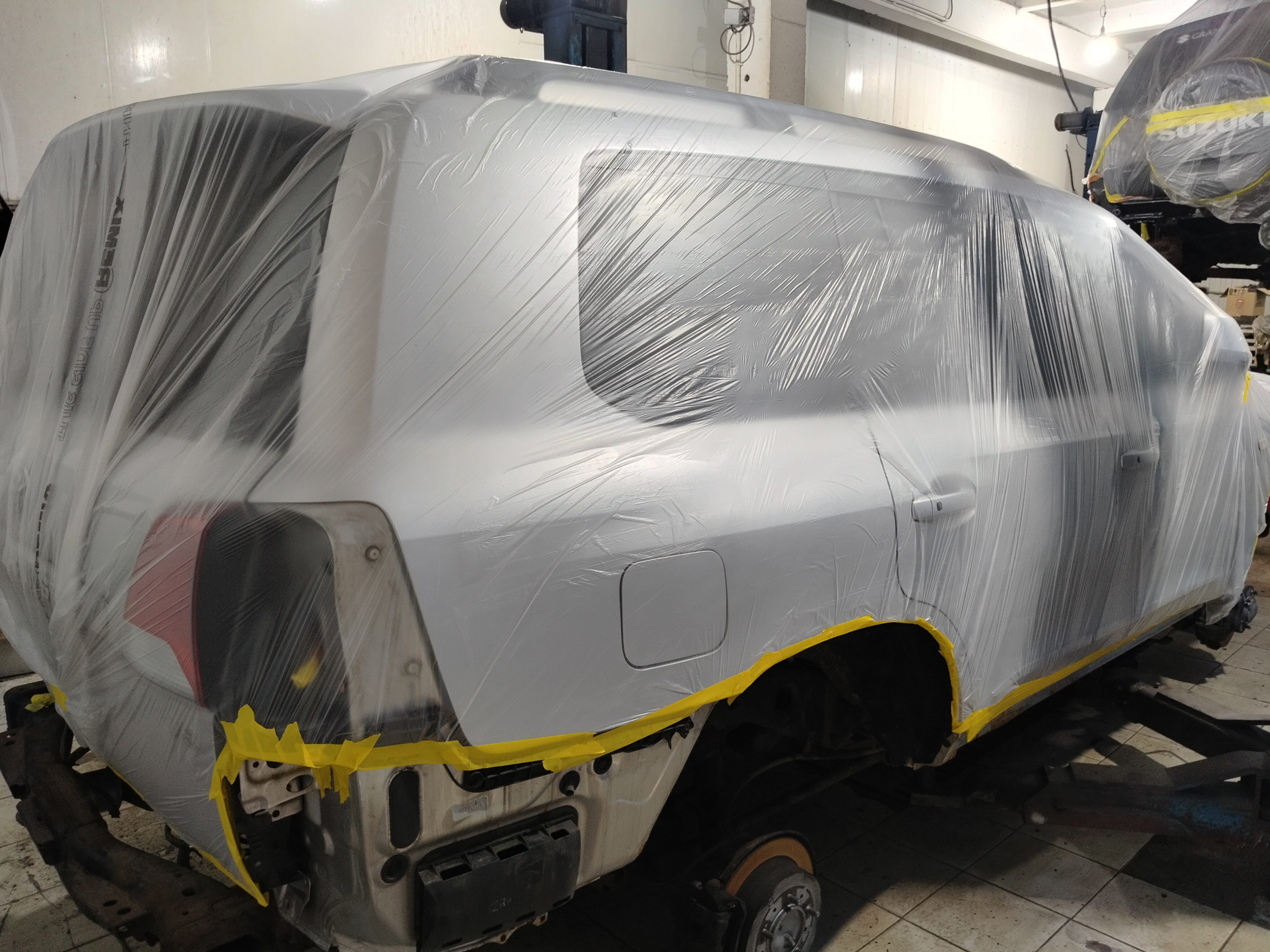 Автомобиль Toyota Land Cruiser 200, этап: Оклейка авто. Антикоррозийная обработка в Москве и МО — НеРыжий