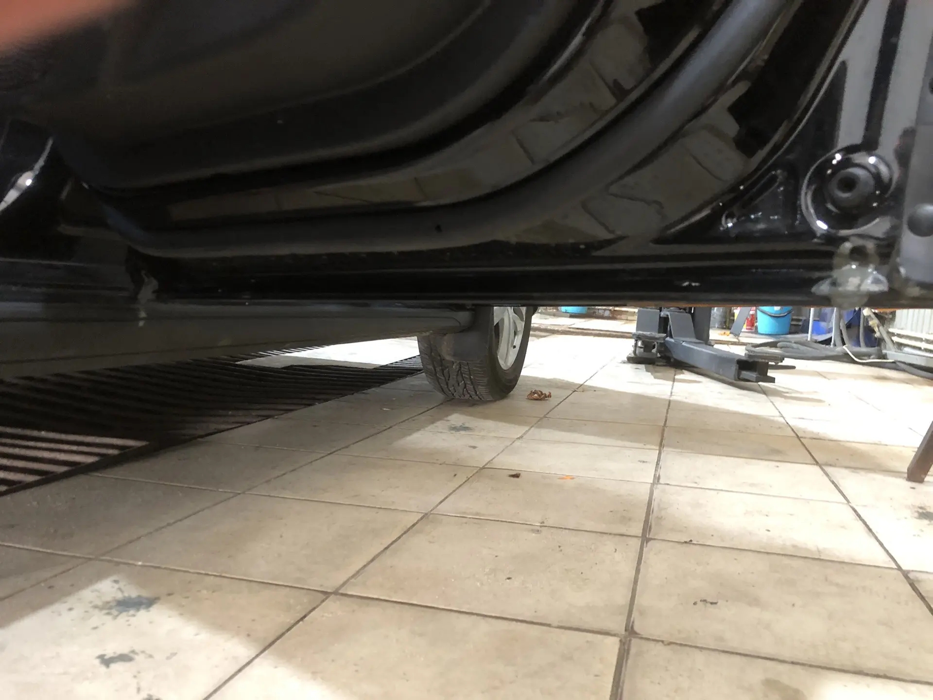 Автомобиль Haval Jolion, этап: Обработка скрытых полостей.. Антикоррозийная обработка в Москве и МО — НеРыжий