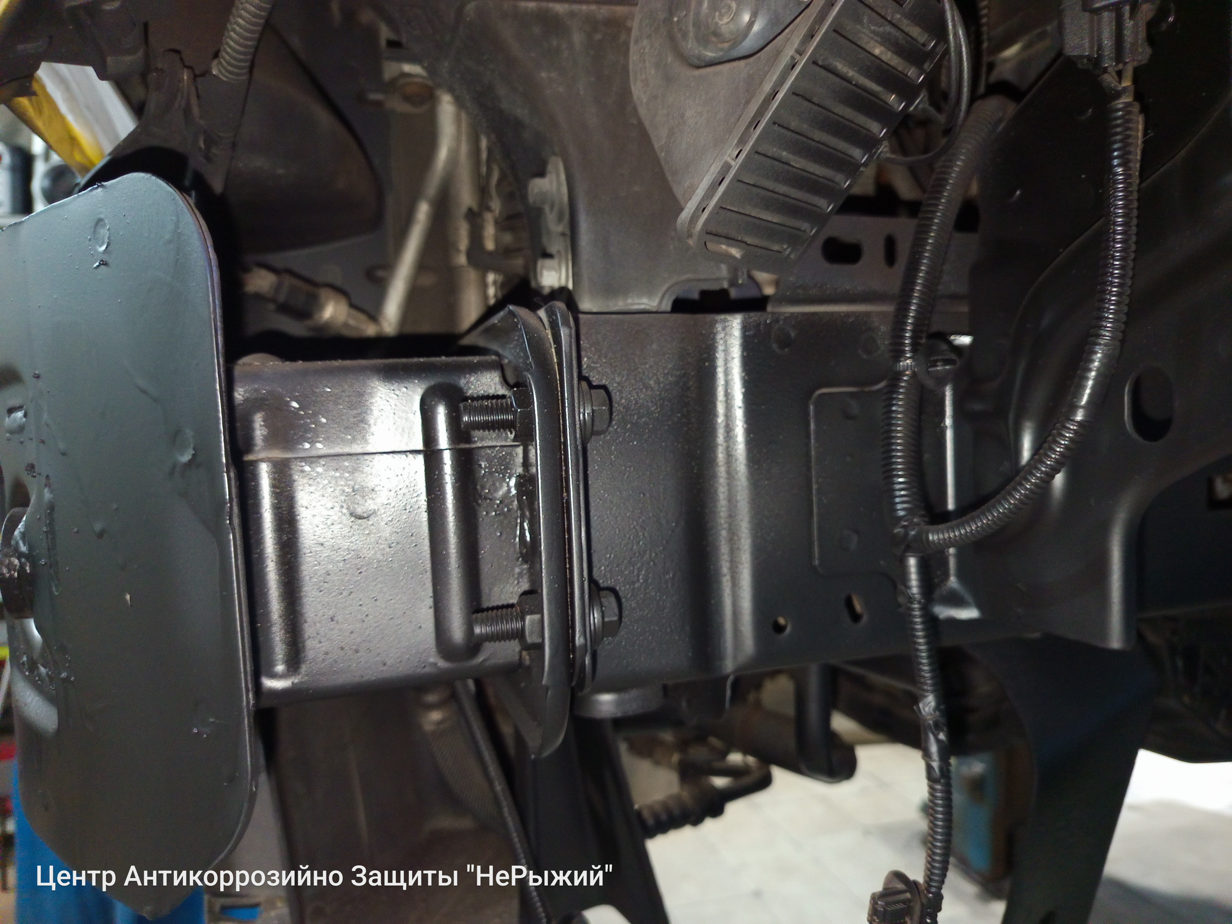 Автомобиль Ford Transit IV, этап: Грунтование очищенных поверхностей. Антикоррозийная обработка в Москве и МО — НеРыжий