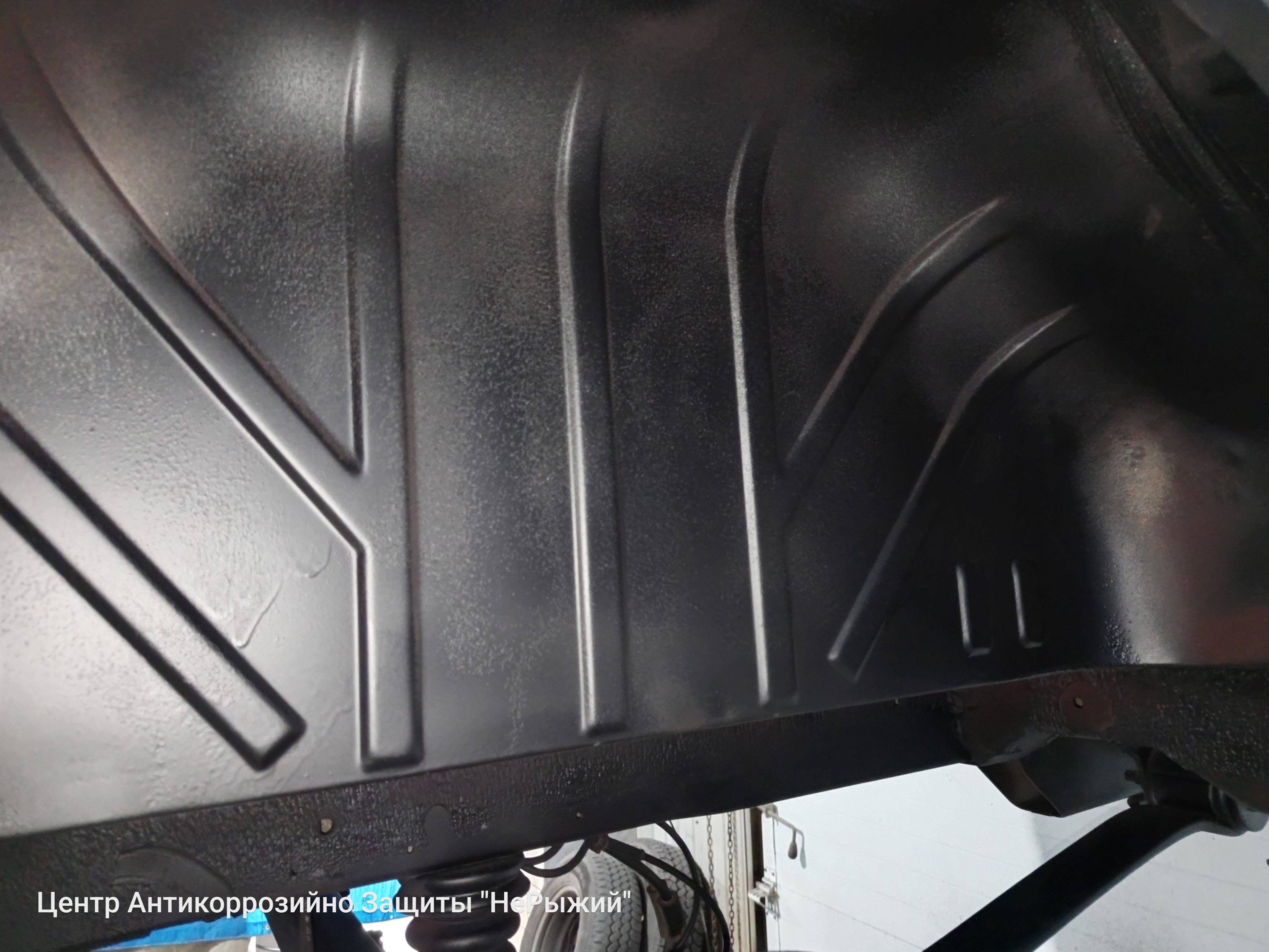 Автомобиль Ford Transit IV, этап: Грунтование очищенных поверхностей. Антикоррозийная обработка в Москве и МО — НеРыжий