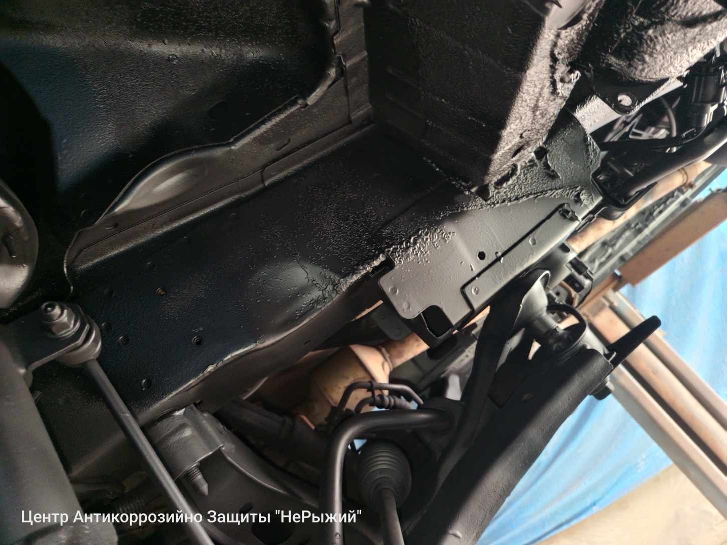 Автомобиль Ford Transit IV, этап: Окрашивание загрунтованных поверхностей. Антикоррозийная обработка в Москве и МО — НеРыжий