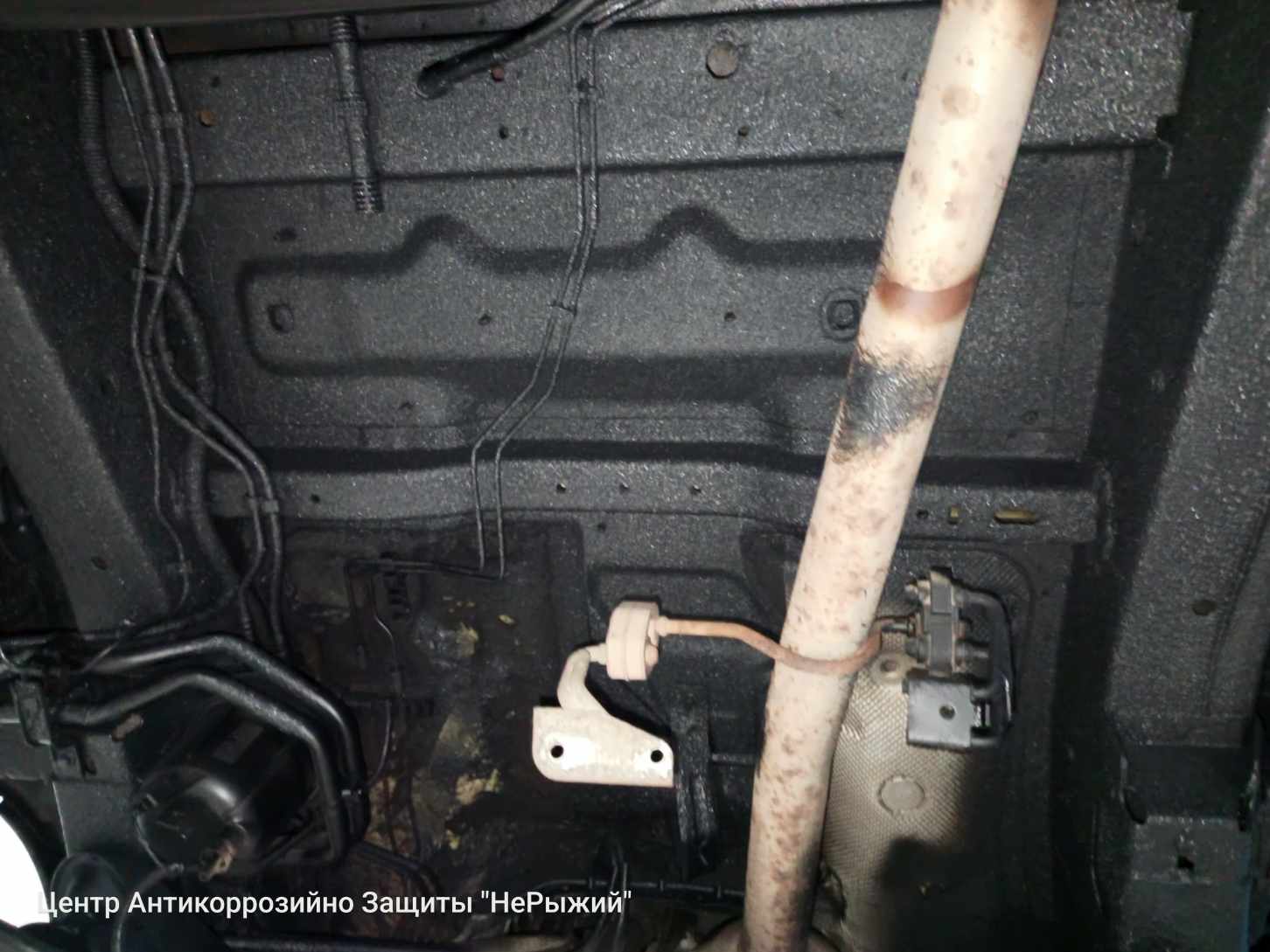 Автомобиль Ford Transit IV, этап: Распыляемый герметик. Антикоррозийная обработка в Москве и МО — НеРыжий